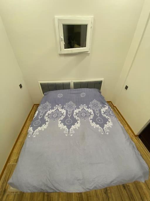 SUPER LOCATION Low-cost flat