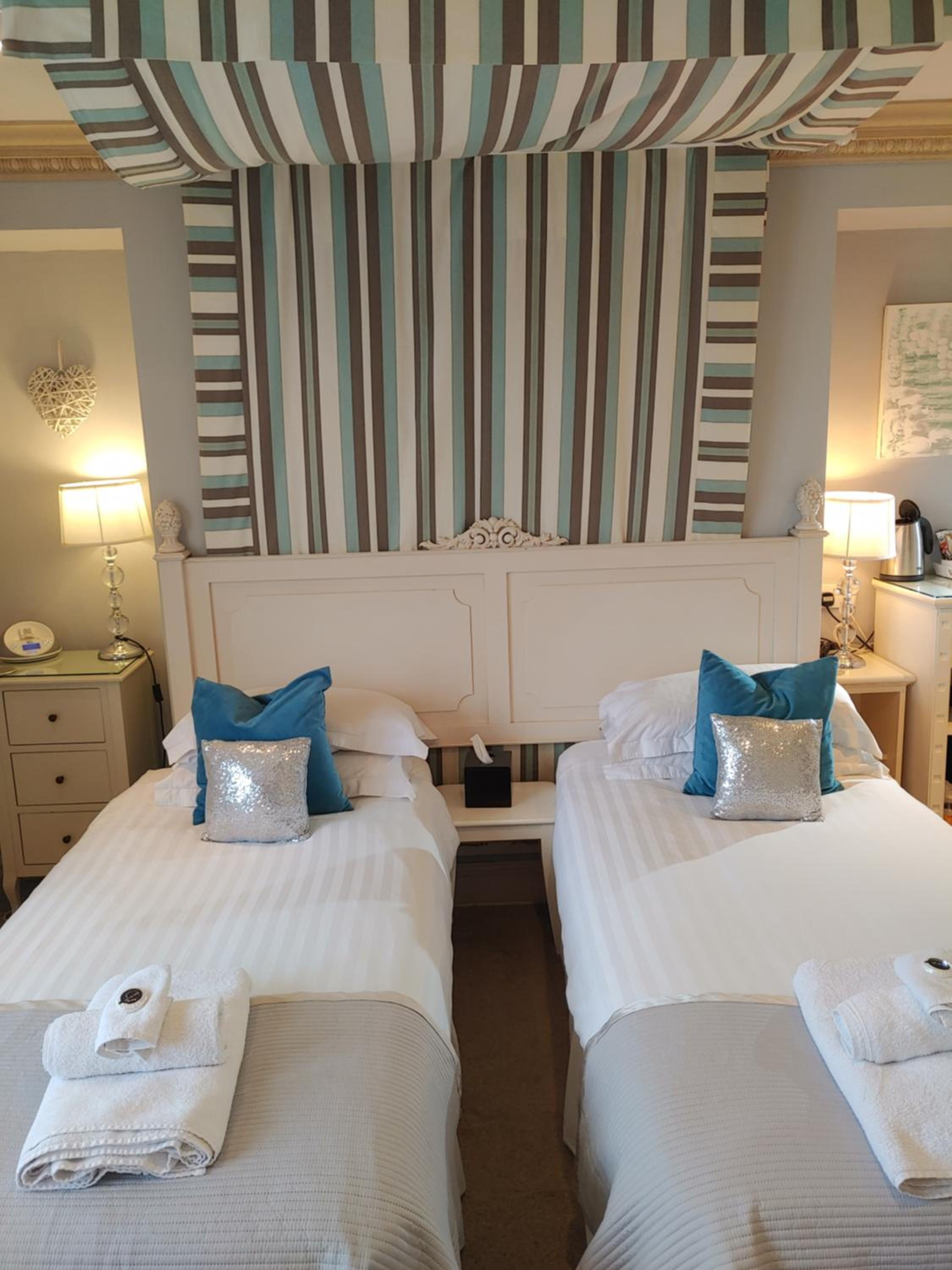 The Bath House Boutique B&B - IN-ROOM Breakfast - FREE parking