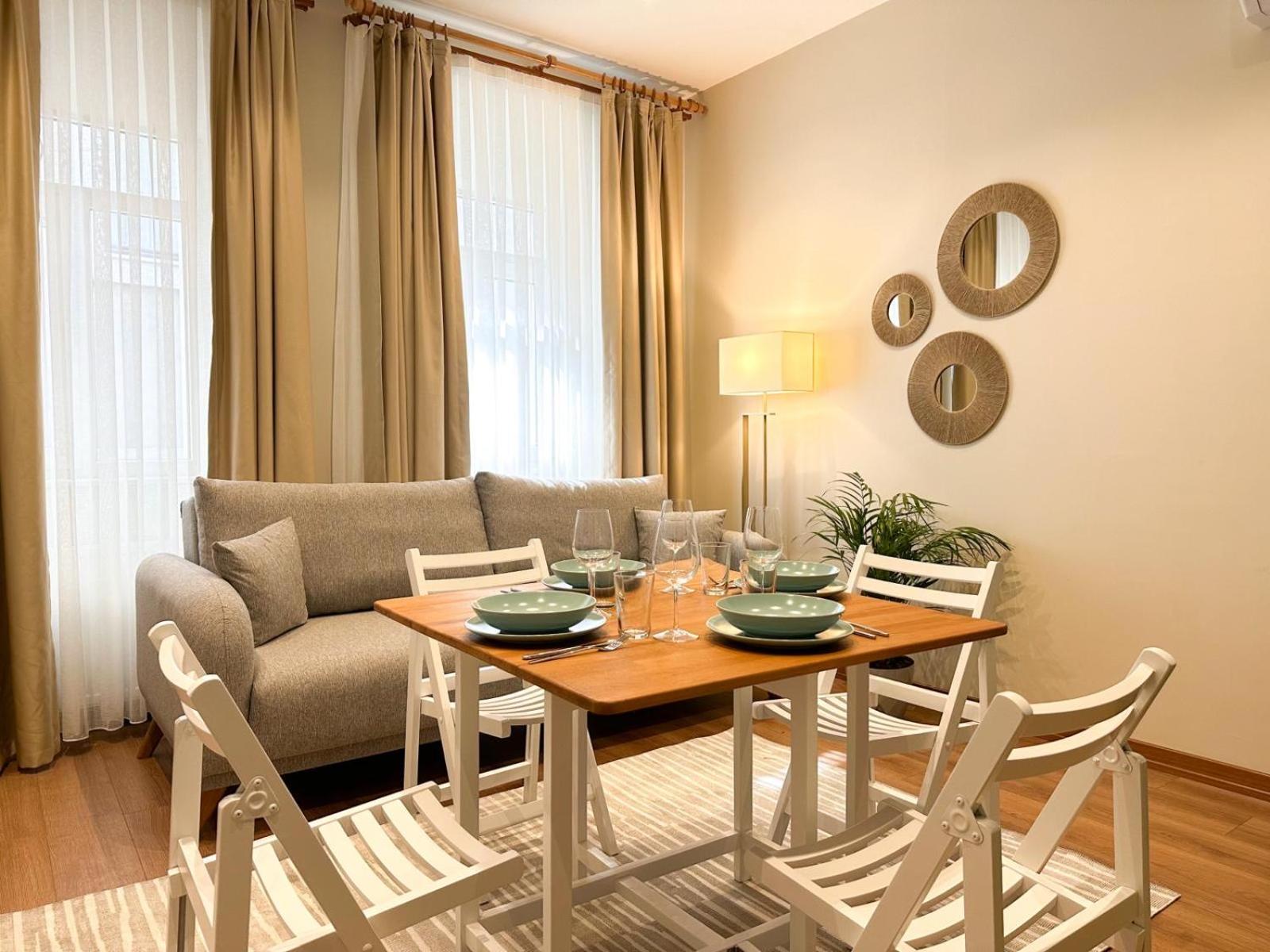 ŞAHİN PERA SUİT 1 stylish 2Br 3Ac apartment near Istiklal street