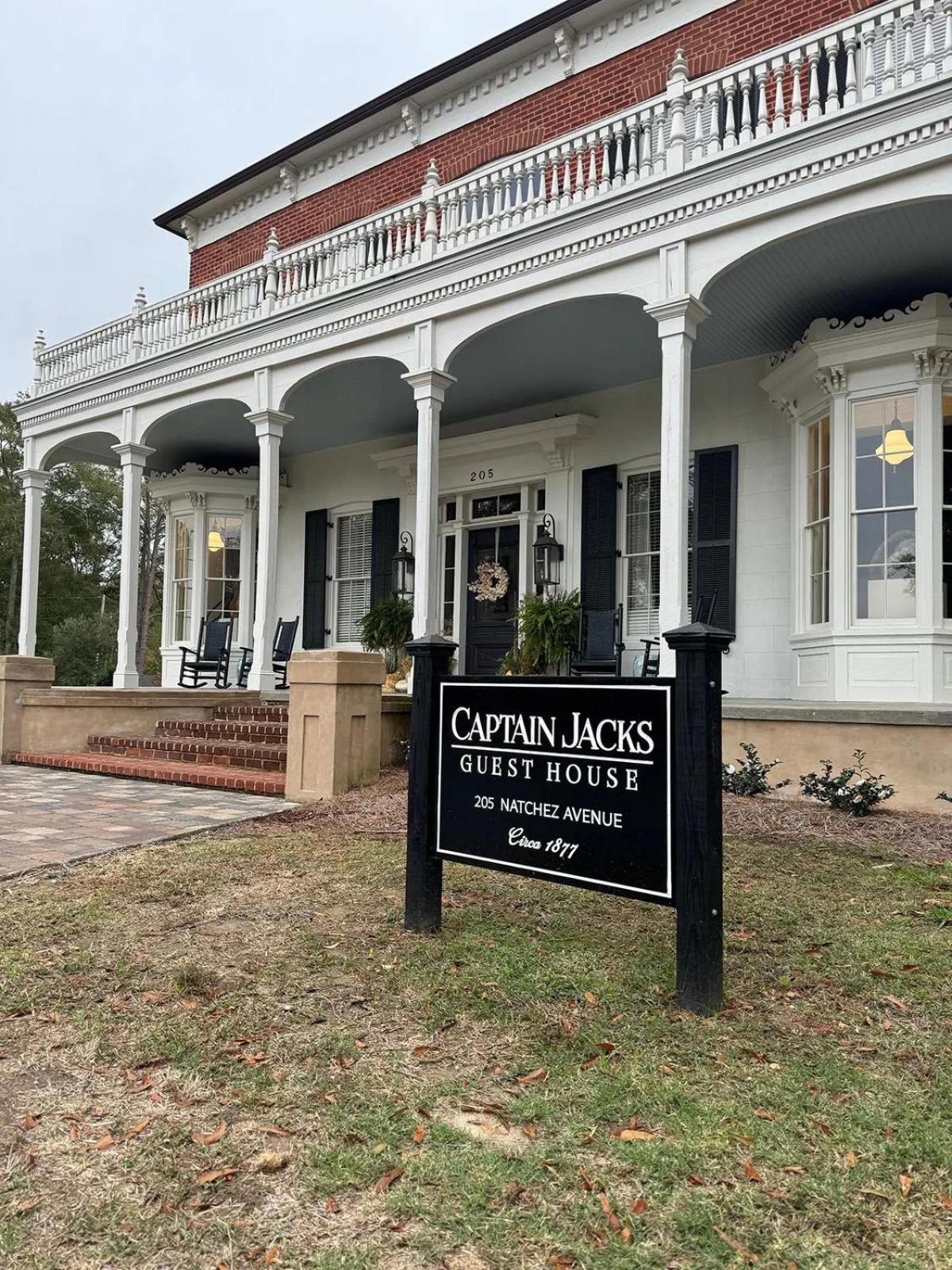 Captain Jacks Guest House - Property Image 3