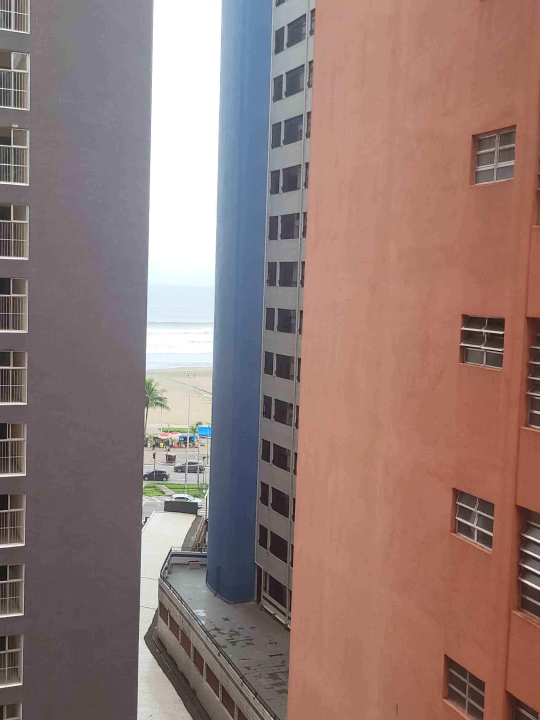 Apê 50 metros da praia com wifi e garagem