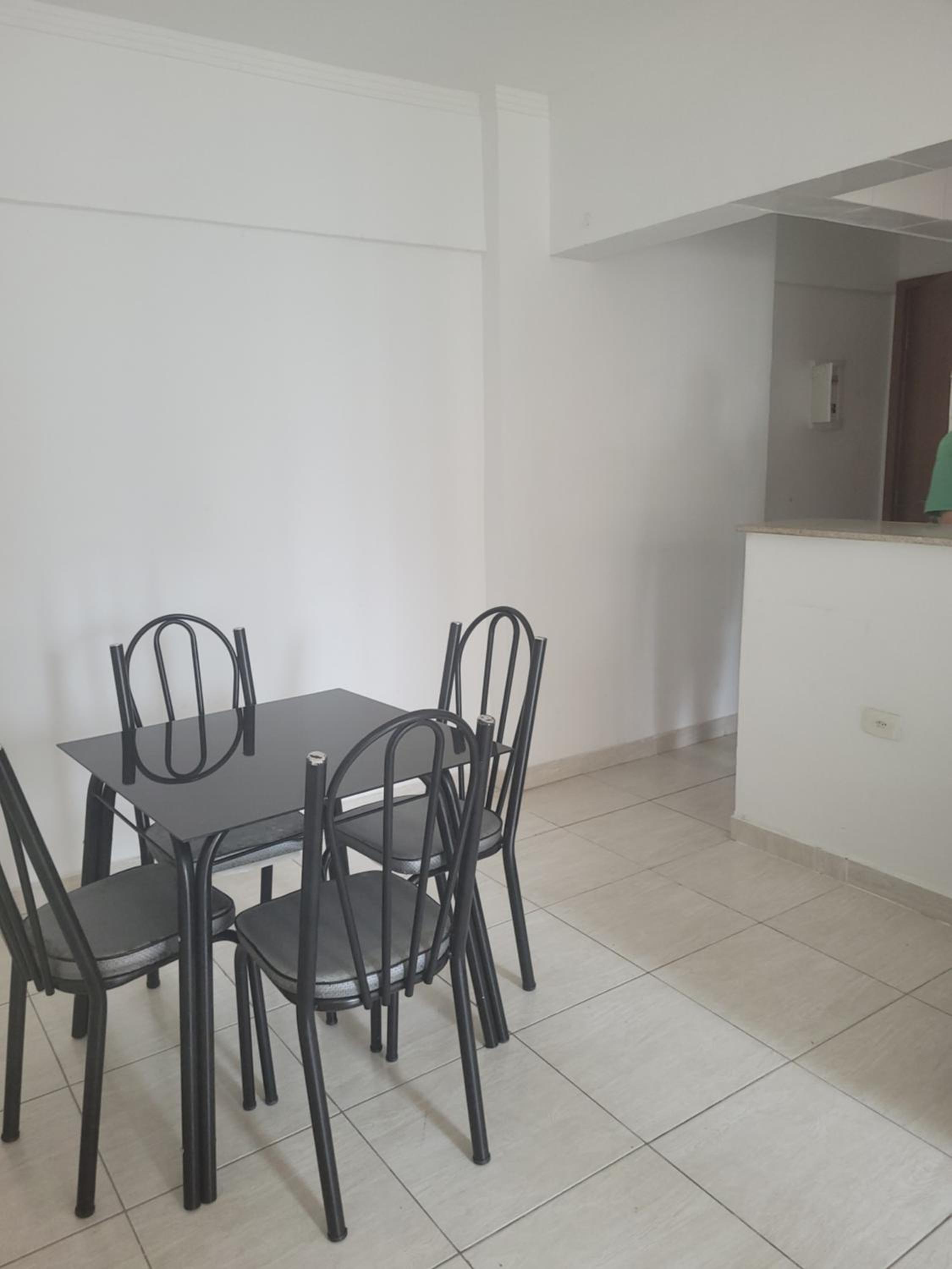Apê 50 metros da praia com wifi e garagem