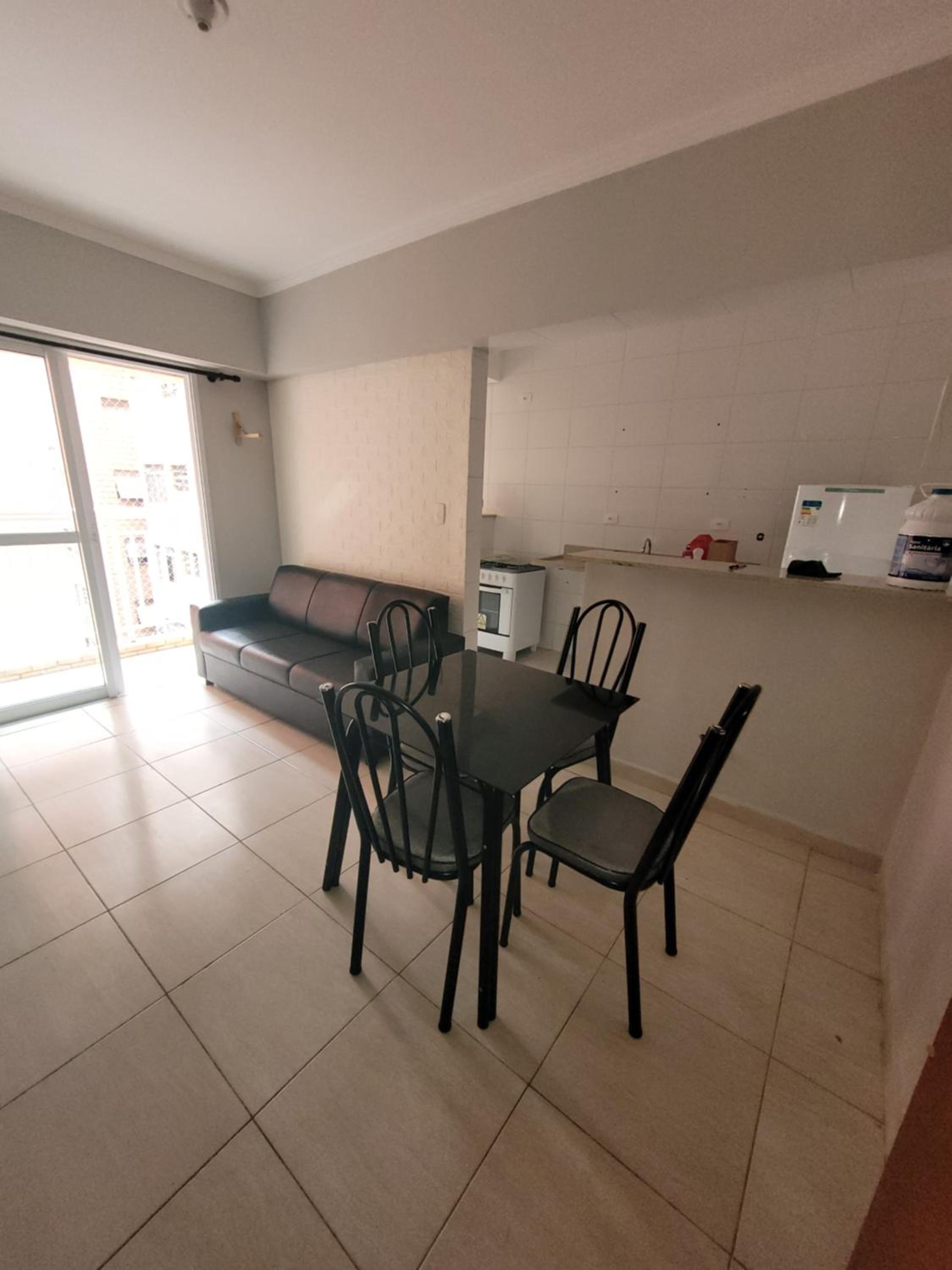 Apê 50 metros da praia com wifi e garagem