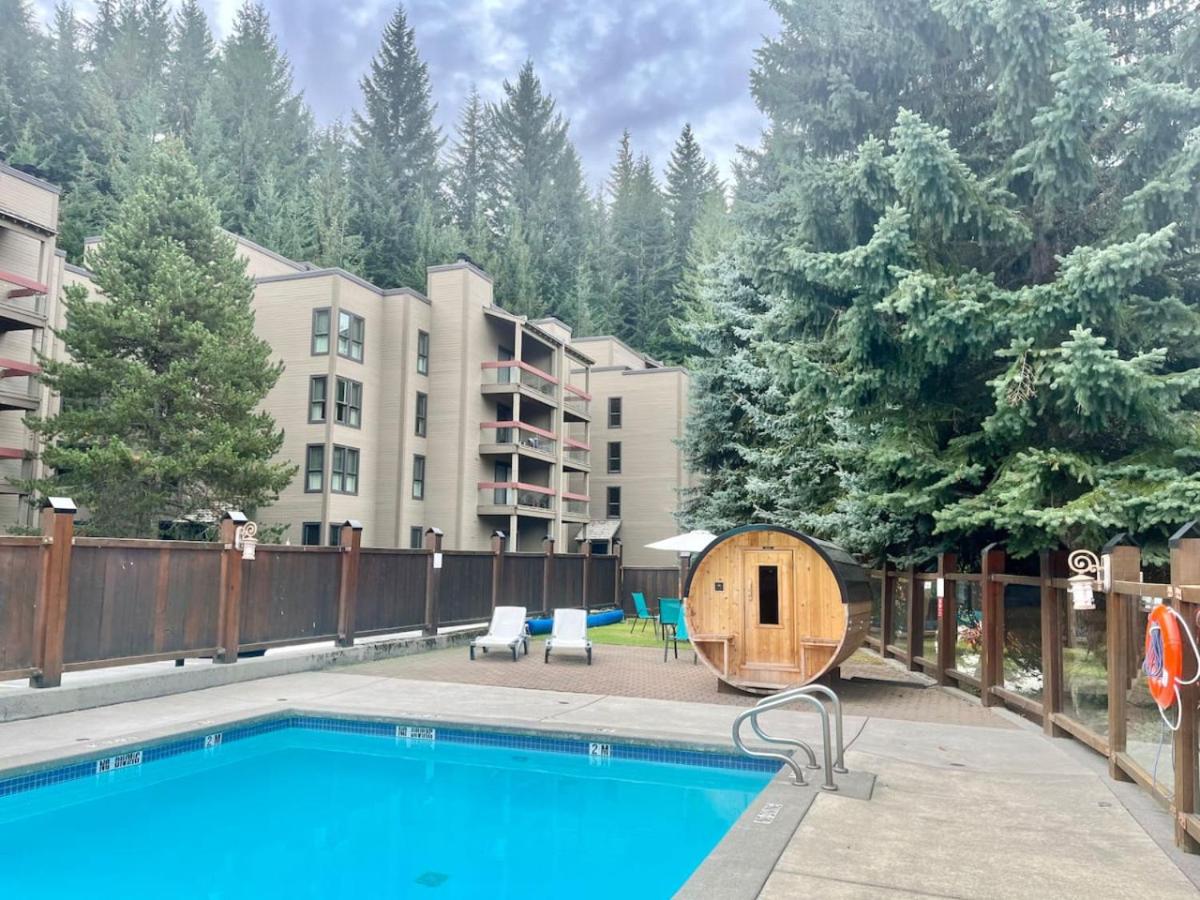 Mountainside suite hot tub pool barrel sauna