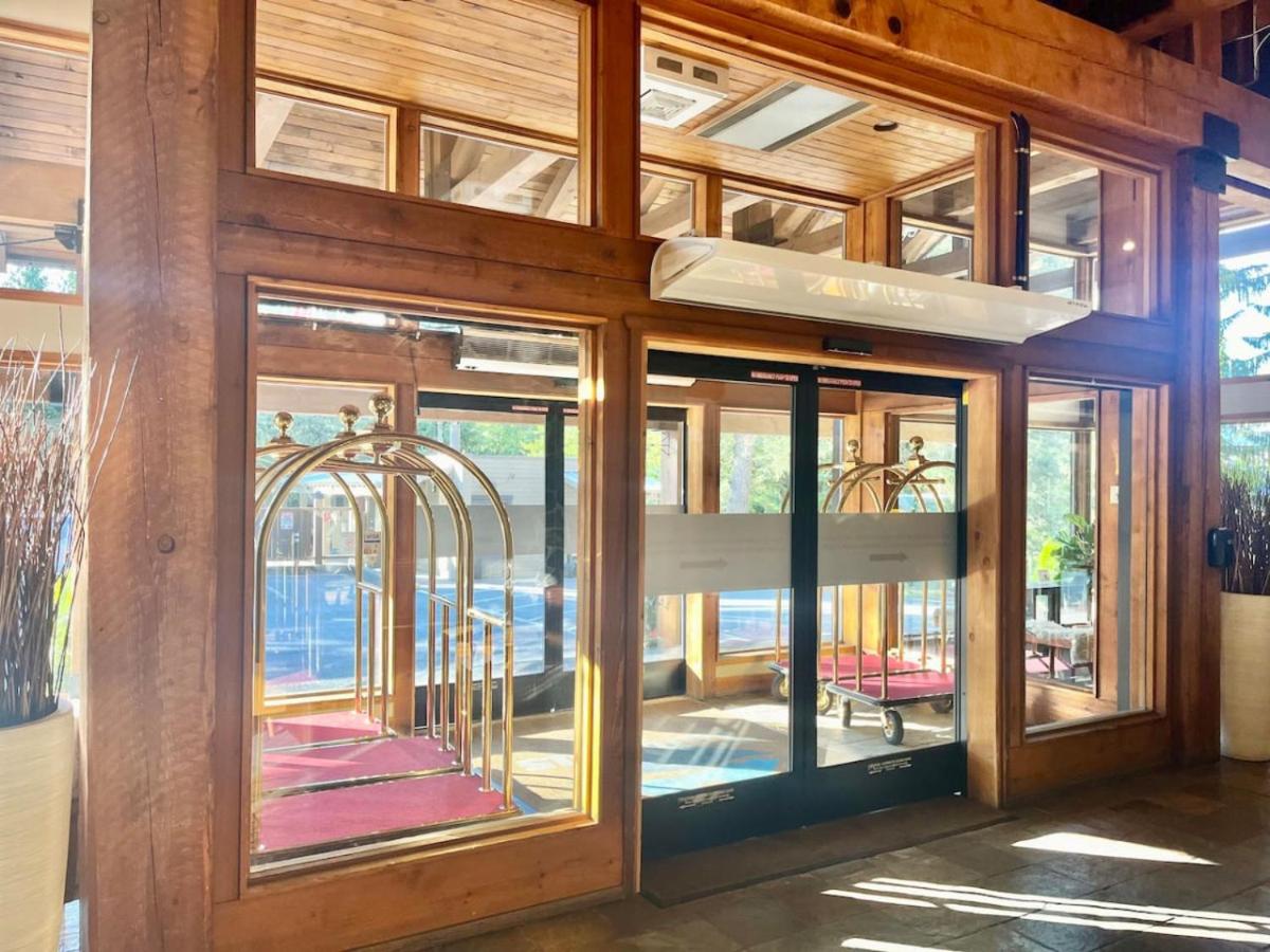 Mountainside suite hot tub pool barrel sauna