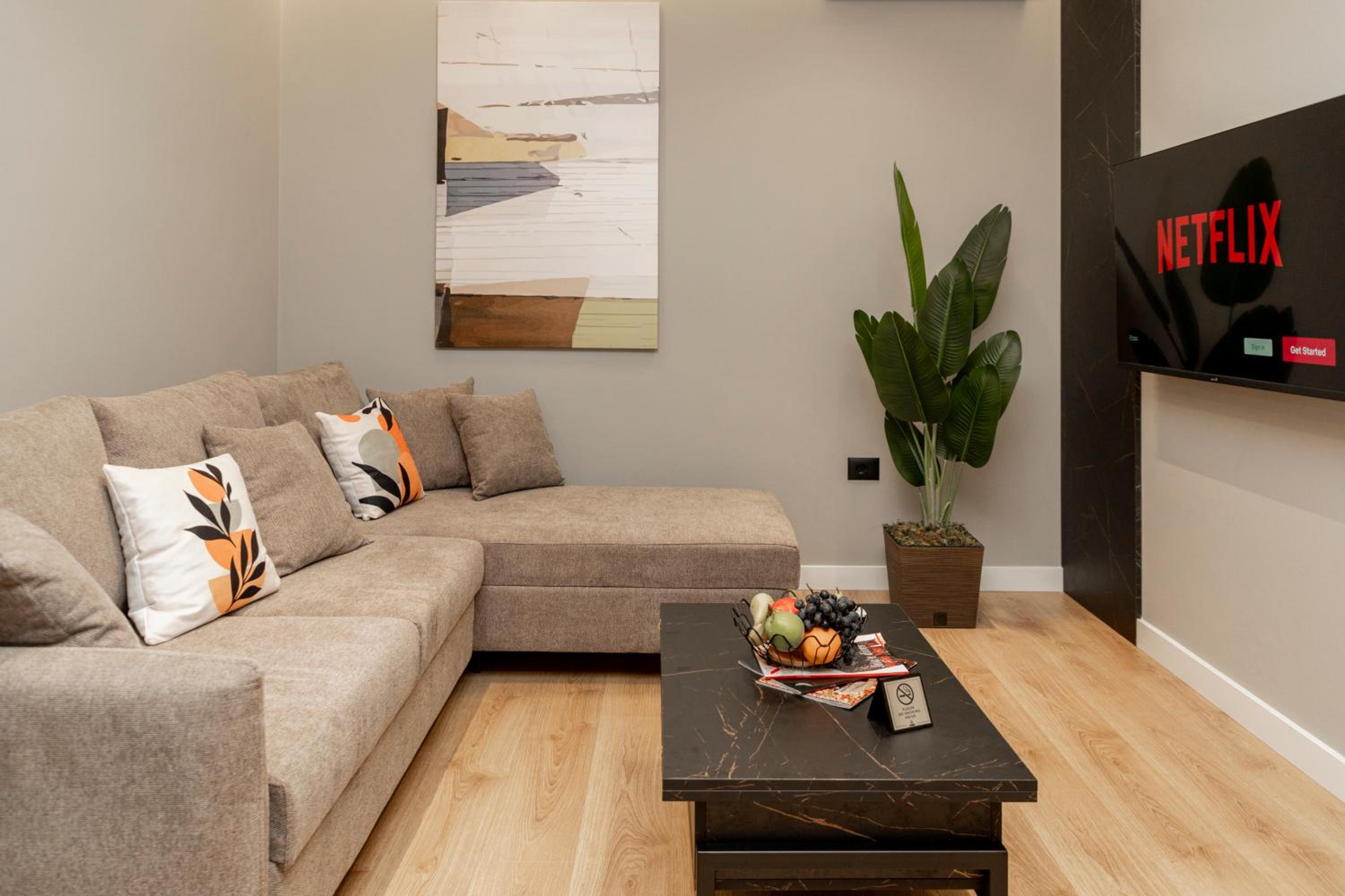 B Comfort Apartments