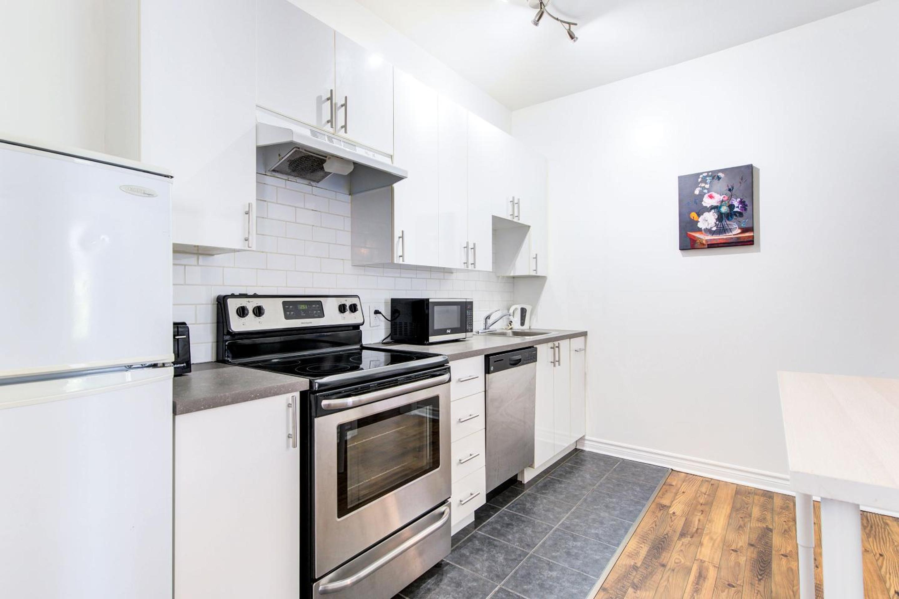Chez Mont Royal Apartments!