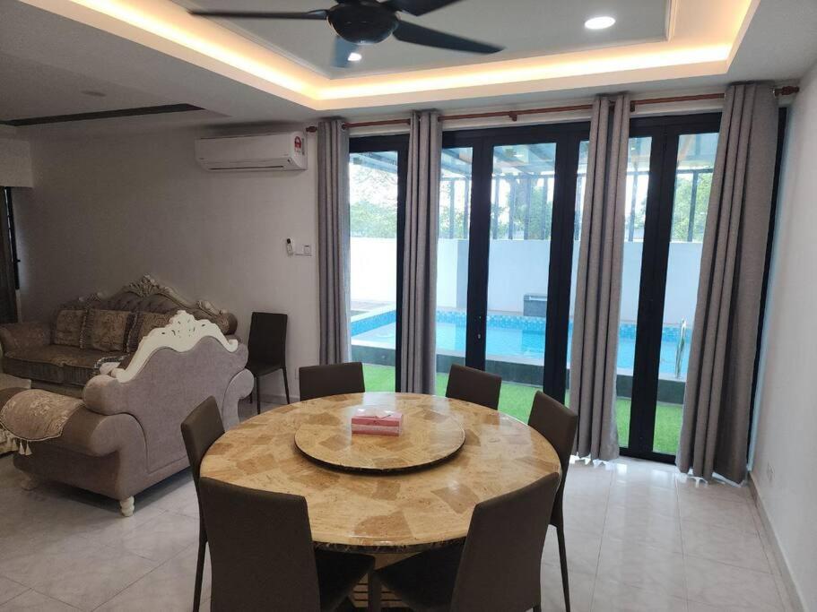 Satu Retreat Johor Bahru Homestay