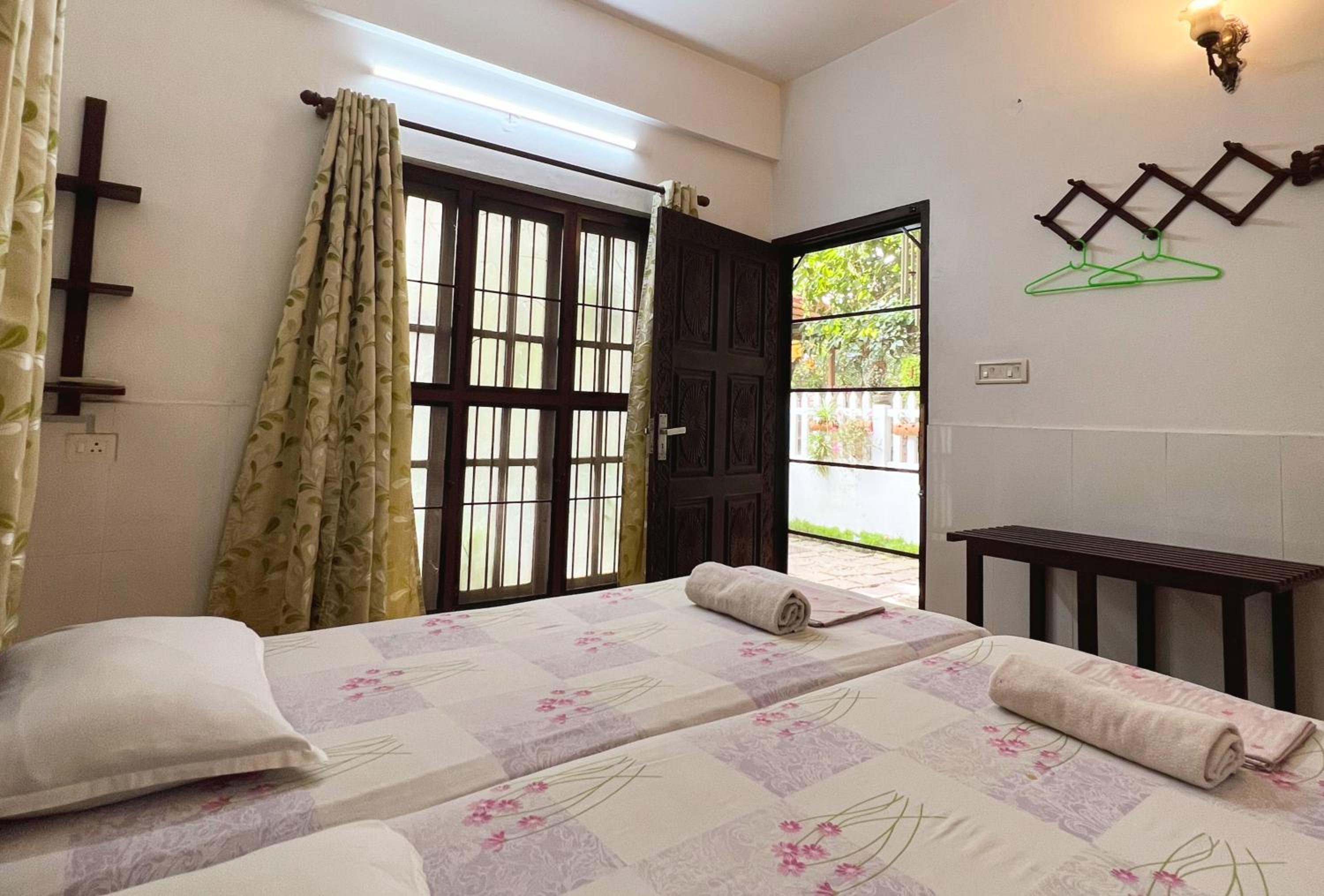 Reds Residency - Homestay