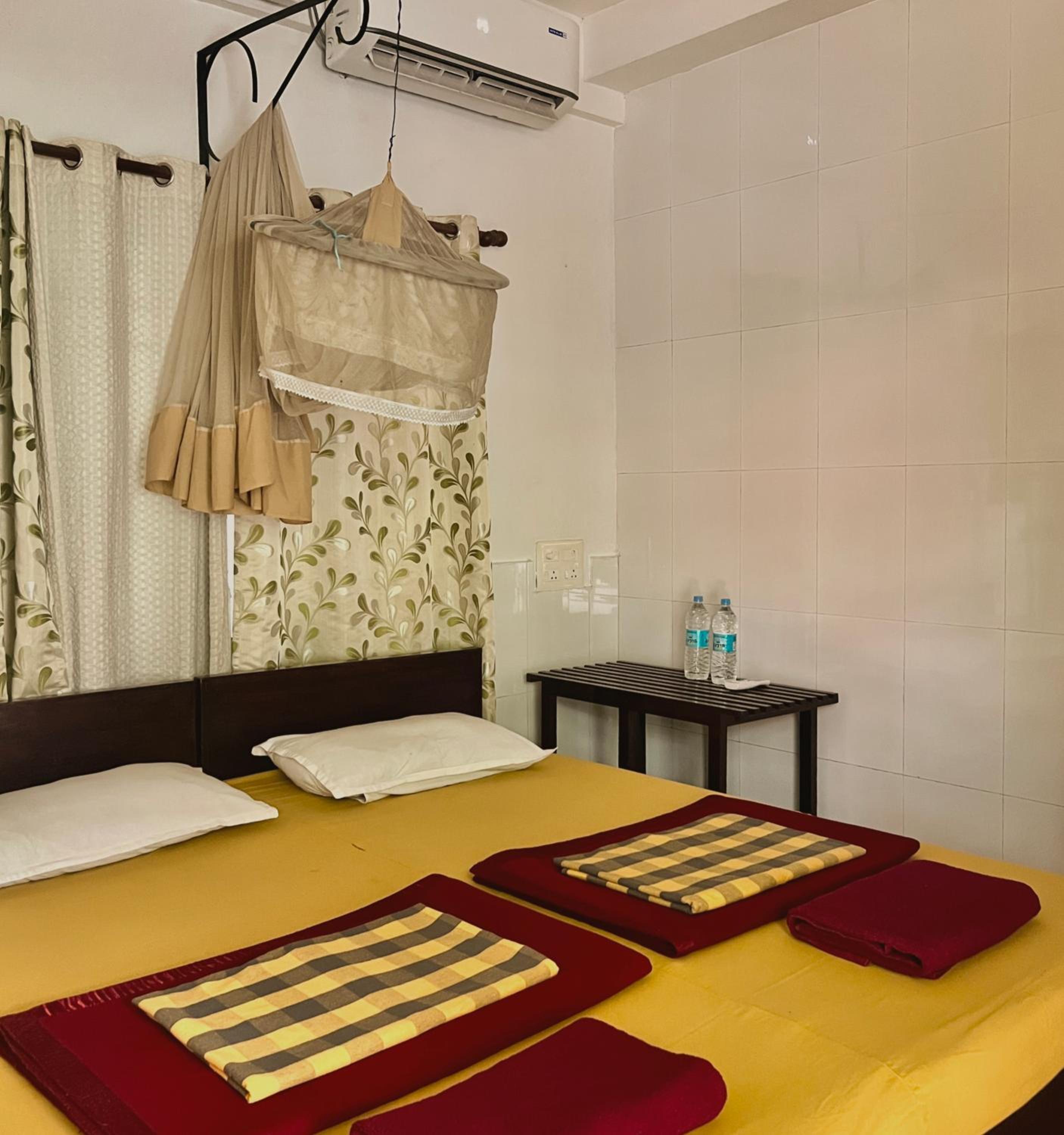 Reds Residency - Homestay