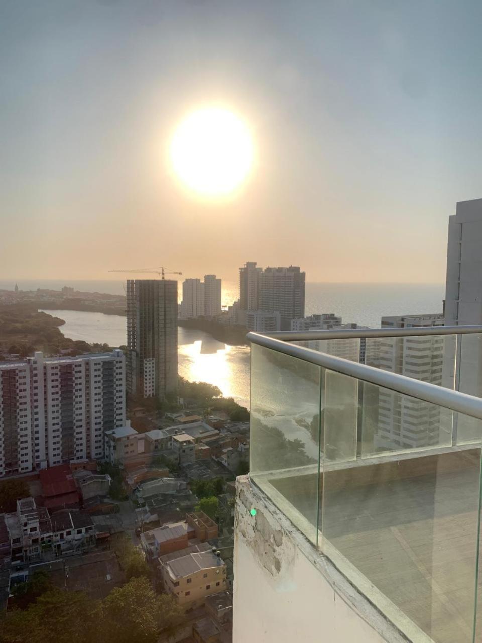 Hermoso apto de 3 hab cerca a al mar