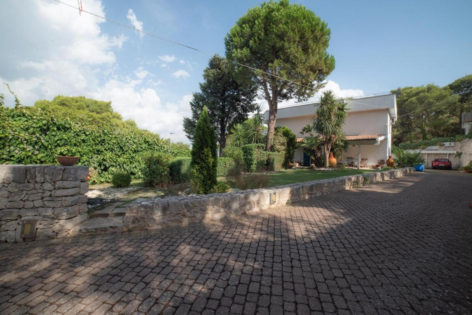 The flats in villa photo 2