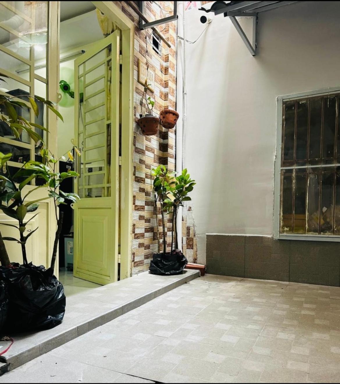 Lavie House