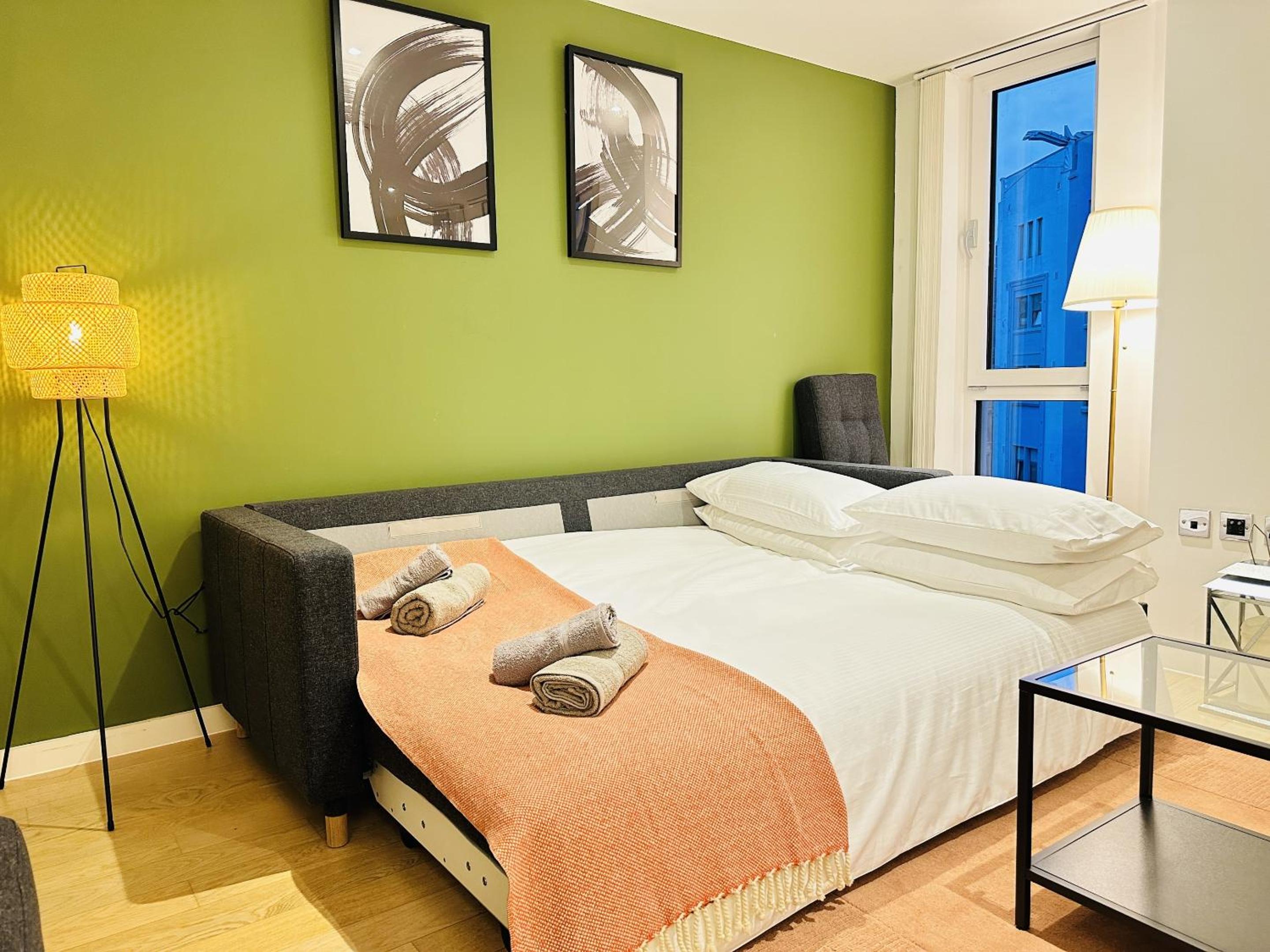 Shoreditch Apartments by Sleepy