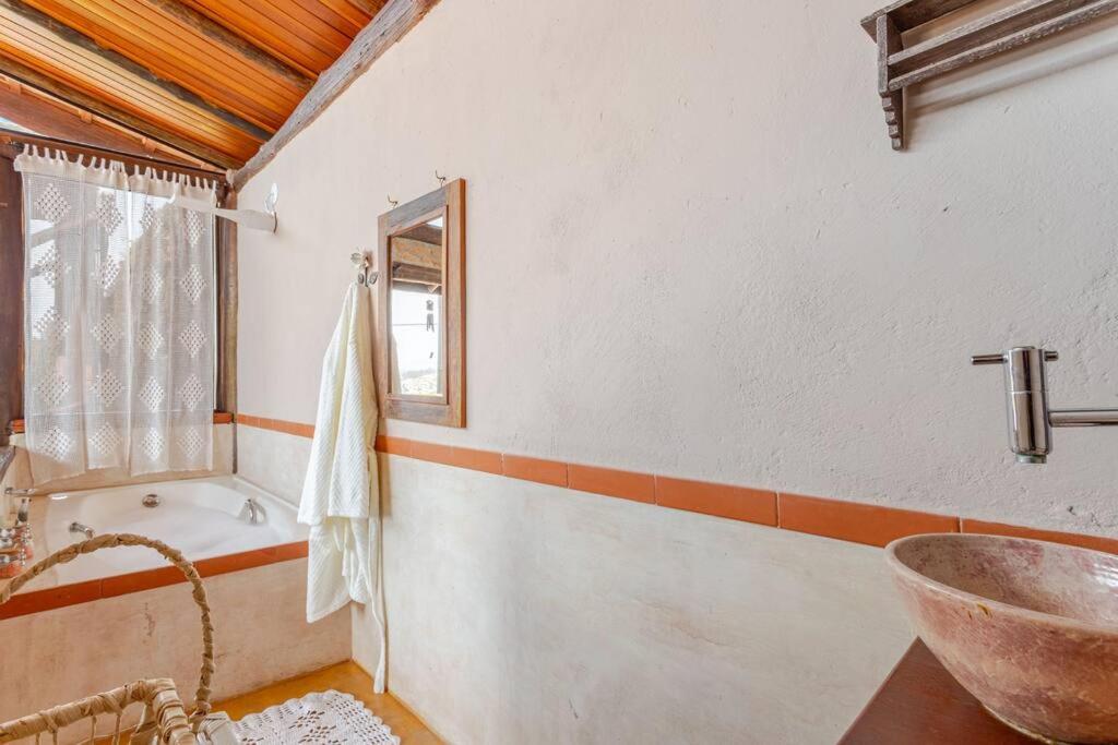 Casa de Hospedes Chalé Rustico com Banheira e Piscina Privativa a 1h de SP Espaço Totalmente Privativo