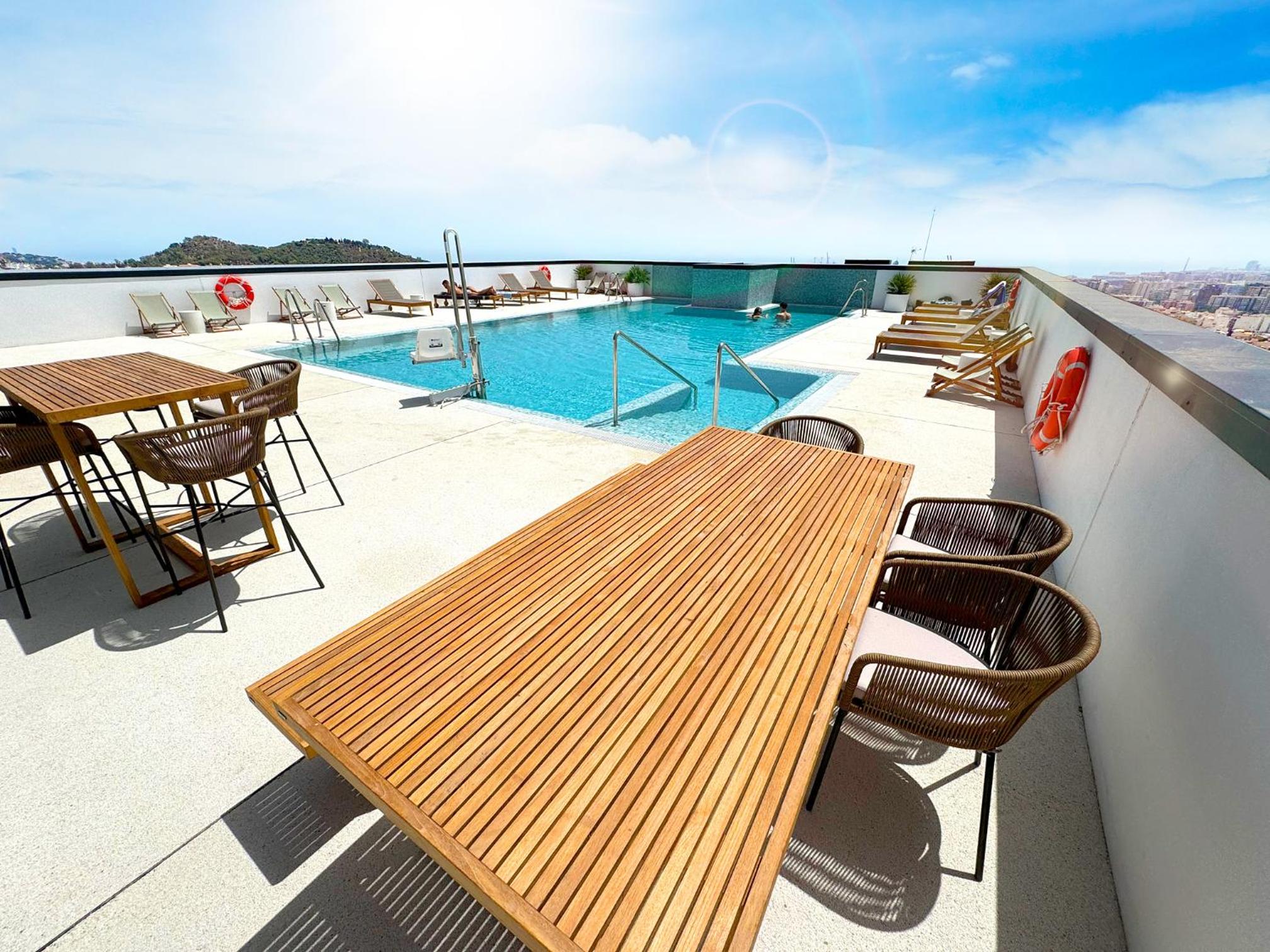 Modern 2 bed apartment 23 floor Urban Sky