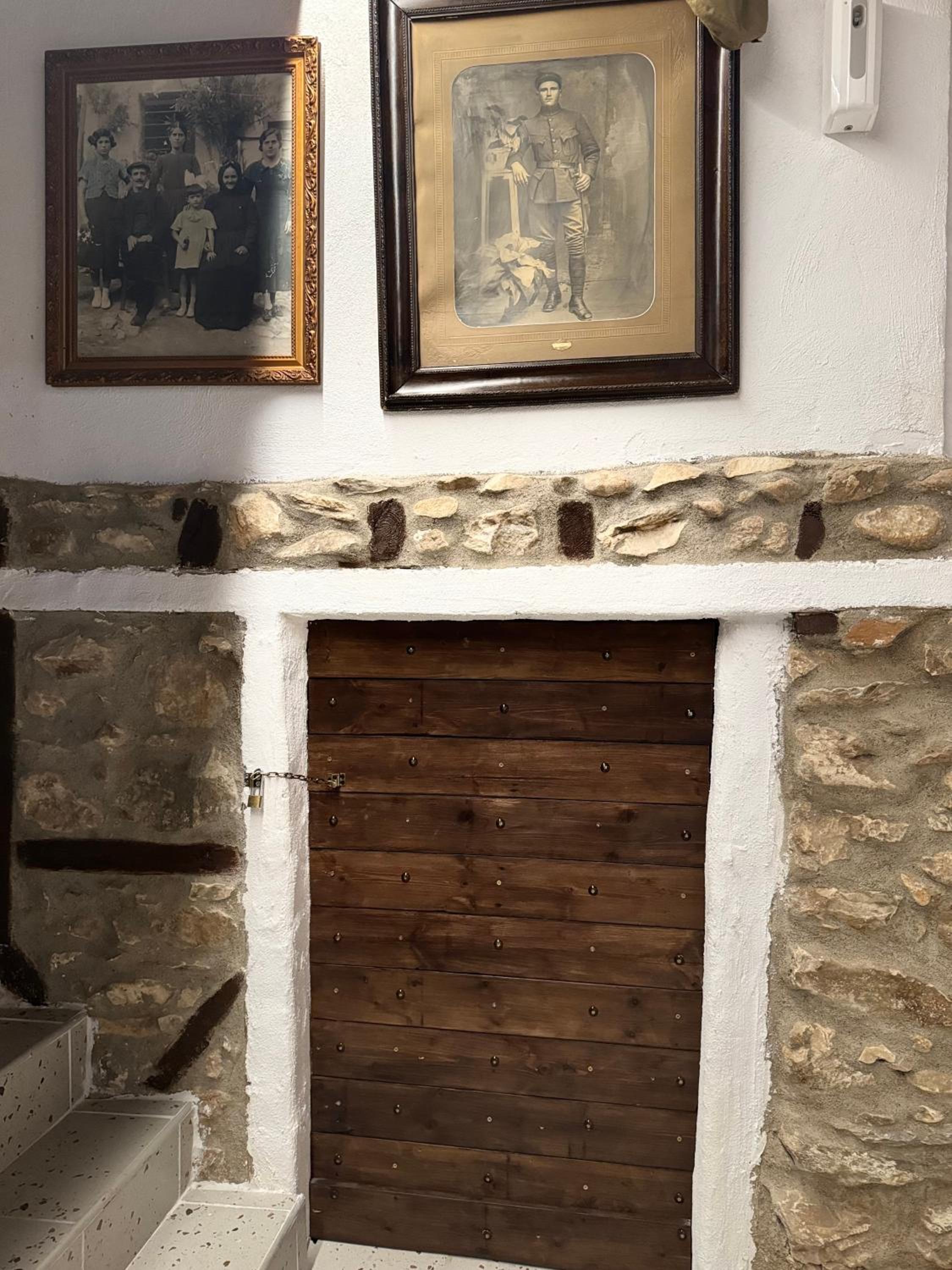 Photo 32
