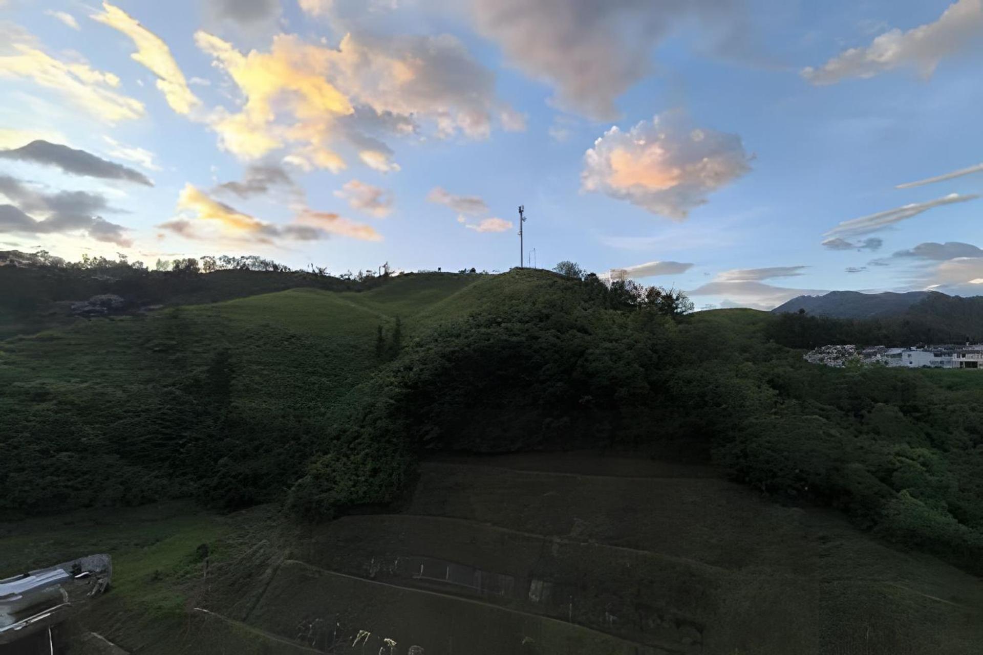 Cómodo, nuevo y con linda vista.