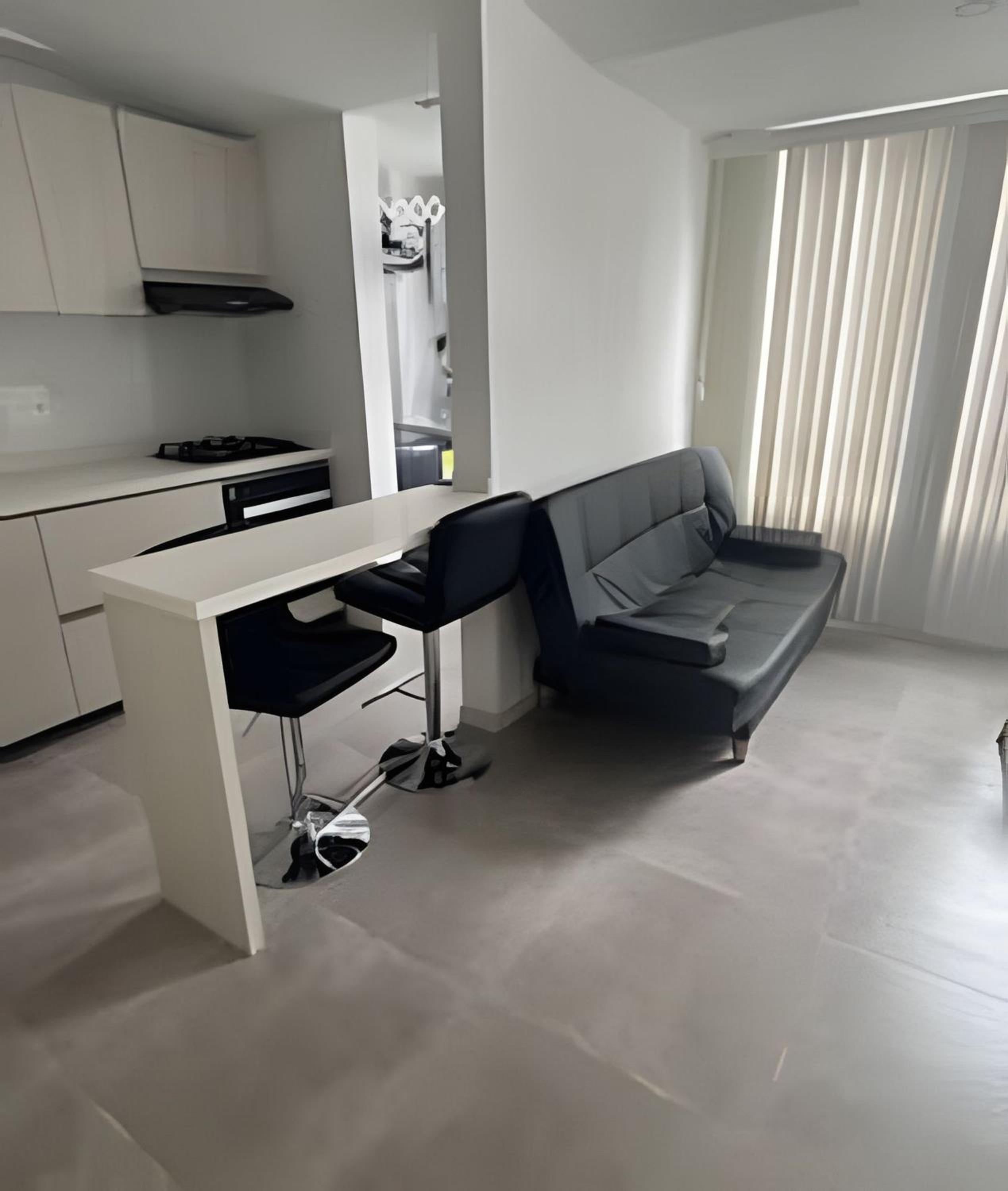 Modern and Comfortable Near Cable Plaza