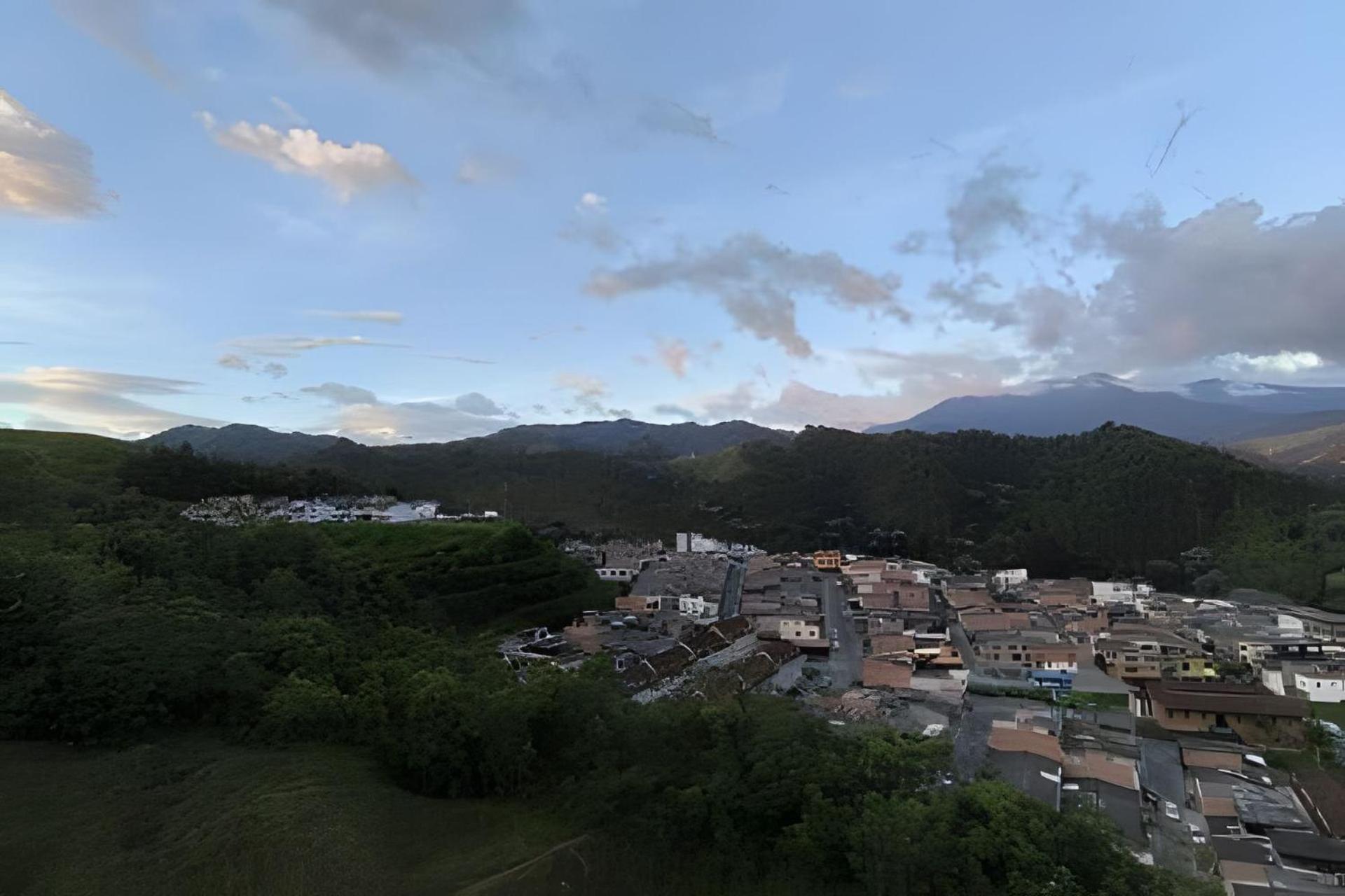 Cómodo, nuevo y con linda vista.