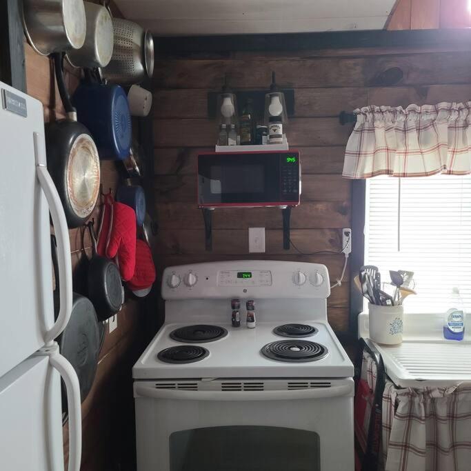 Delightful 1 Bedroom Company Bunk House