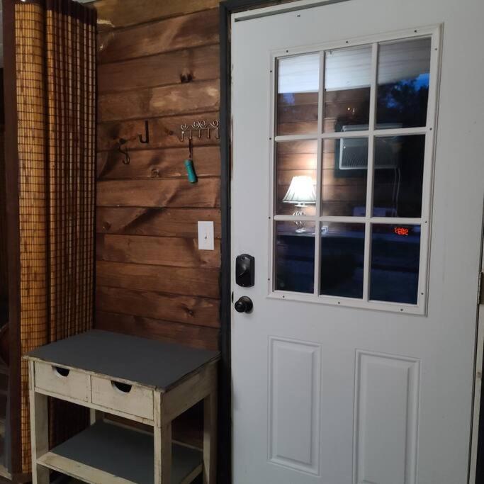 Delightful 1 Bedroom Company Bunk House