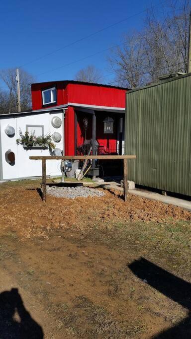 Delightful 1 Bedroom Company Bunk House