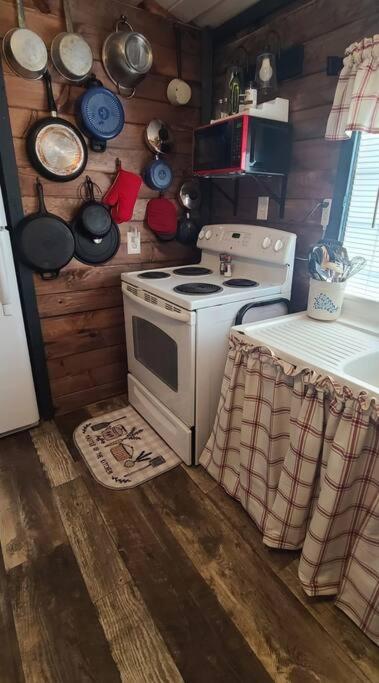 Delightful 1 Bedroom Company Bunk House