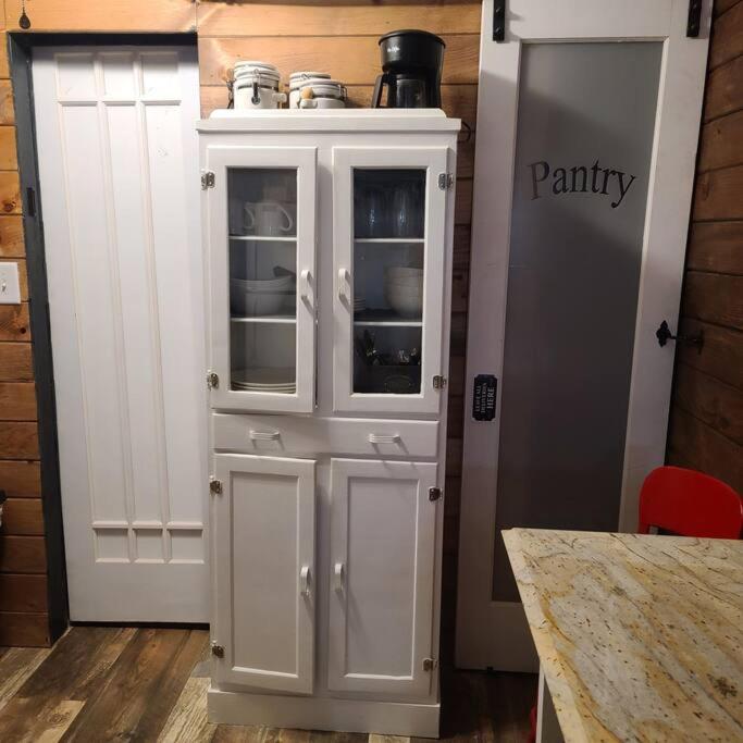 Delightful 1 Bedroom Company Bunk House