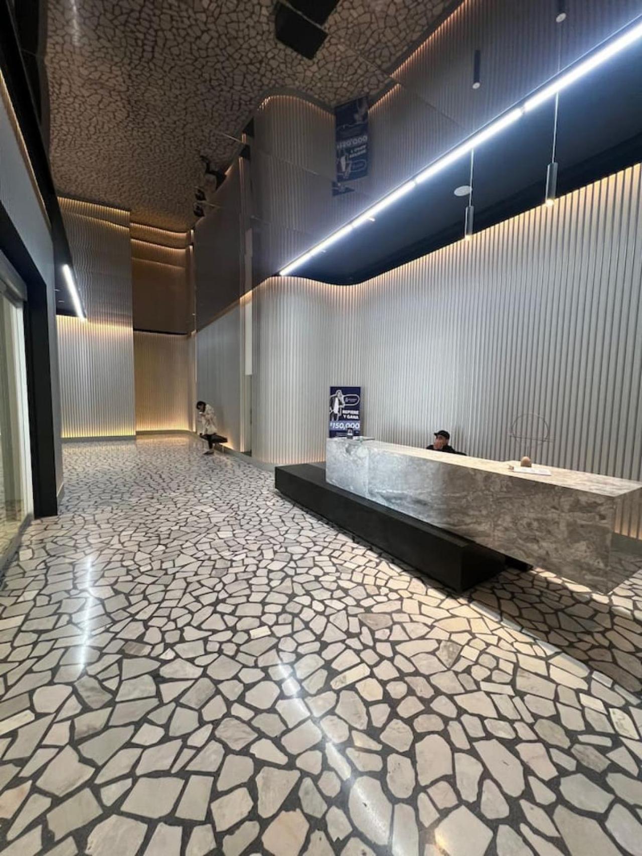 Resort apartment centrally located in Tijuana view 2