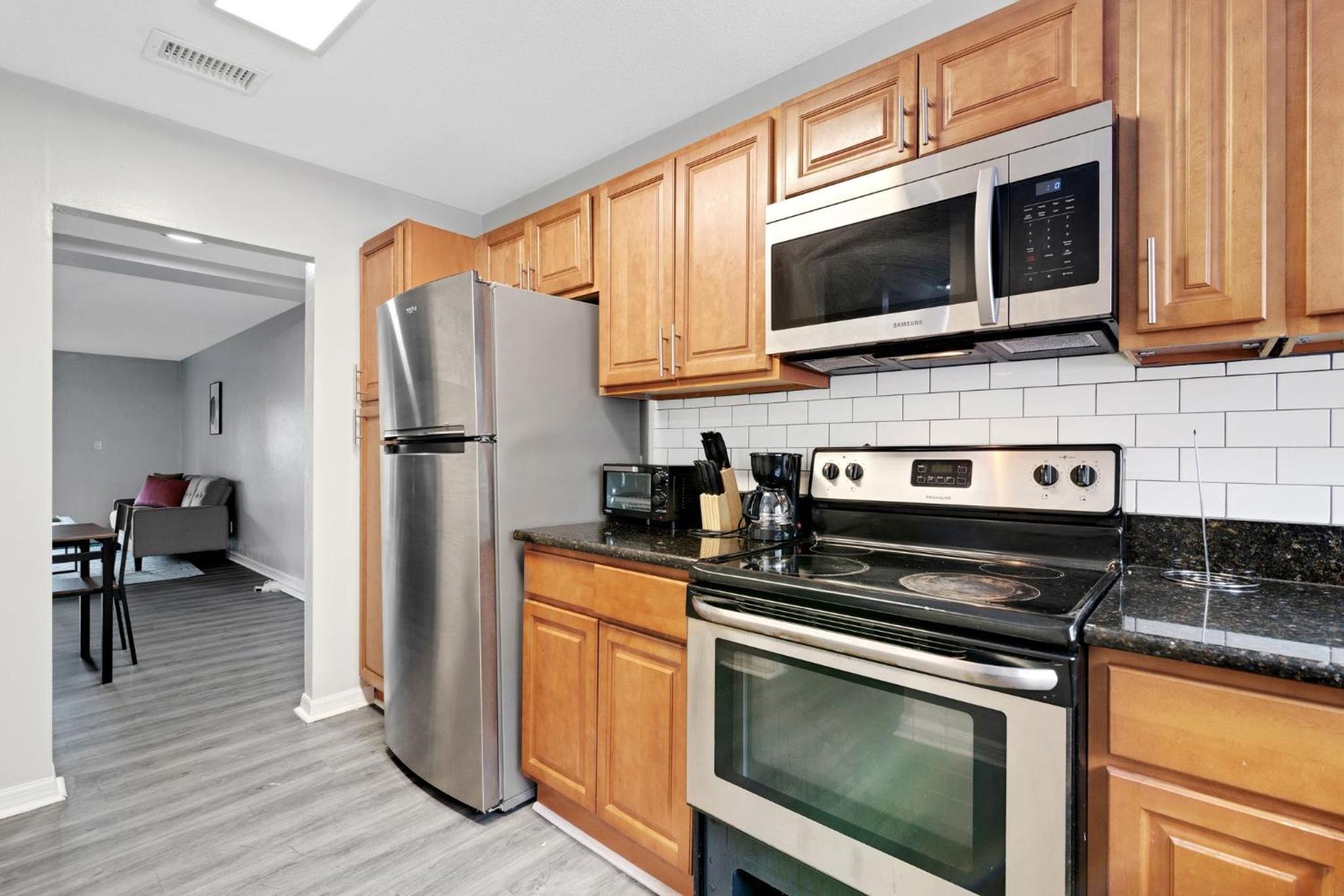 Sweetwater 8b I Beautiful 2bd Apt I Free Parking view 5