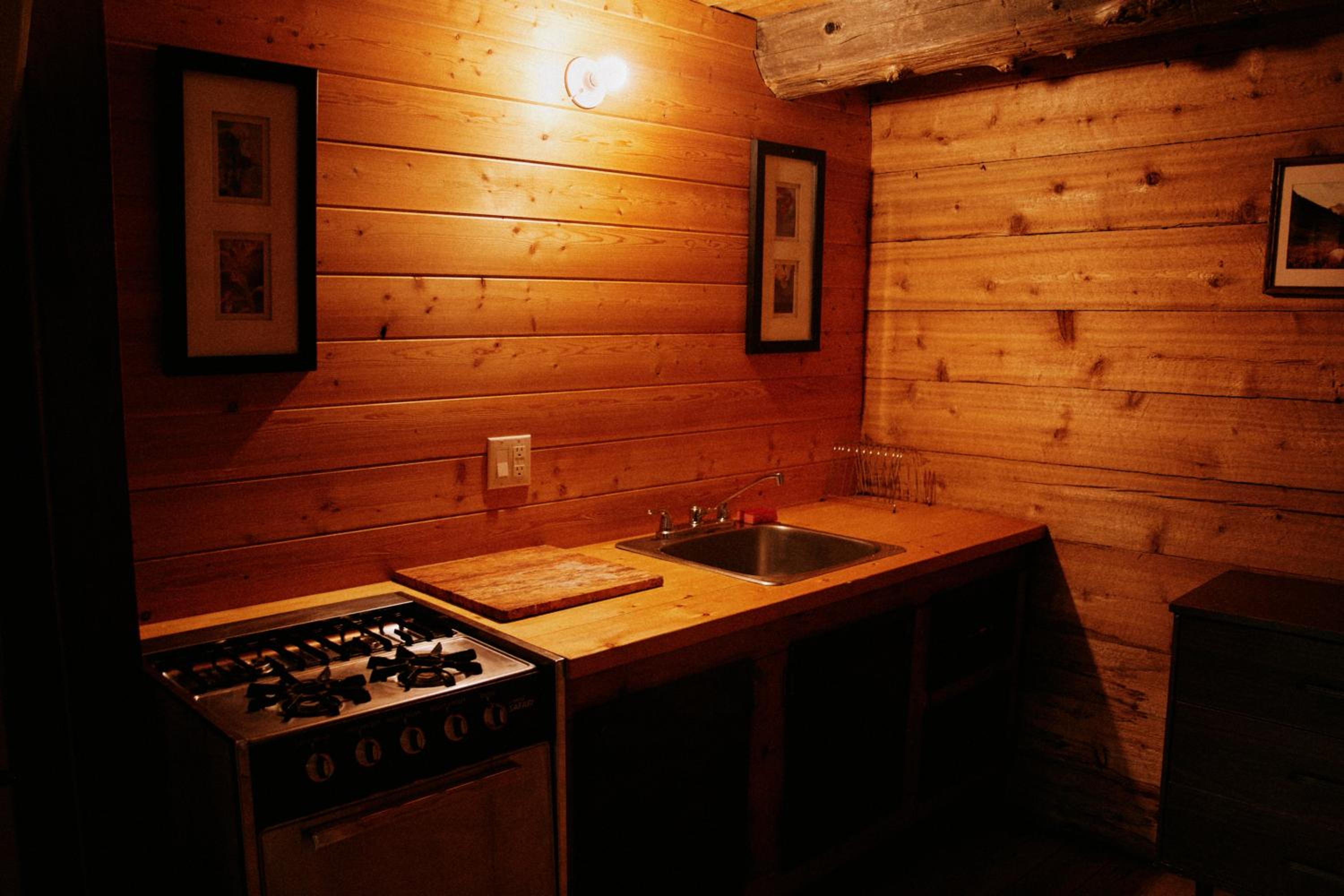 Rustic Woodland Cabin at Beaverfoot