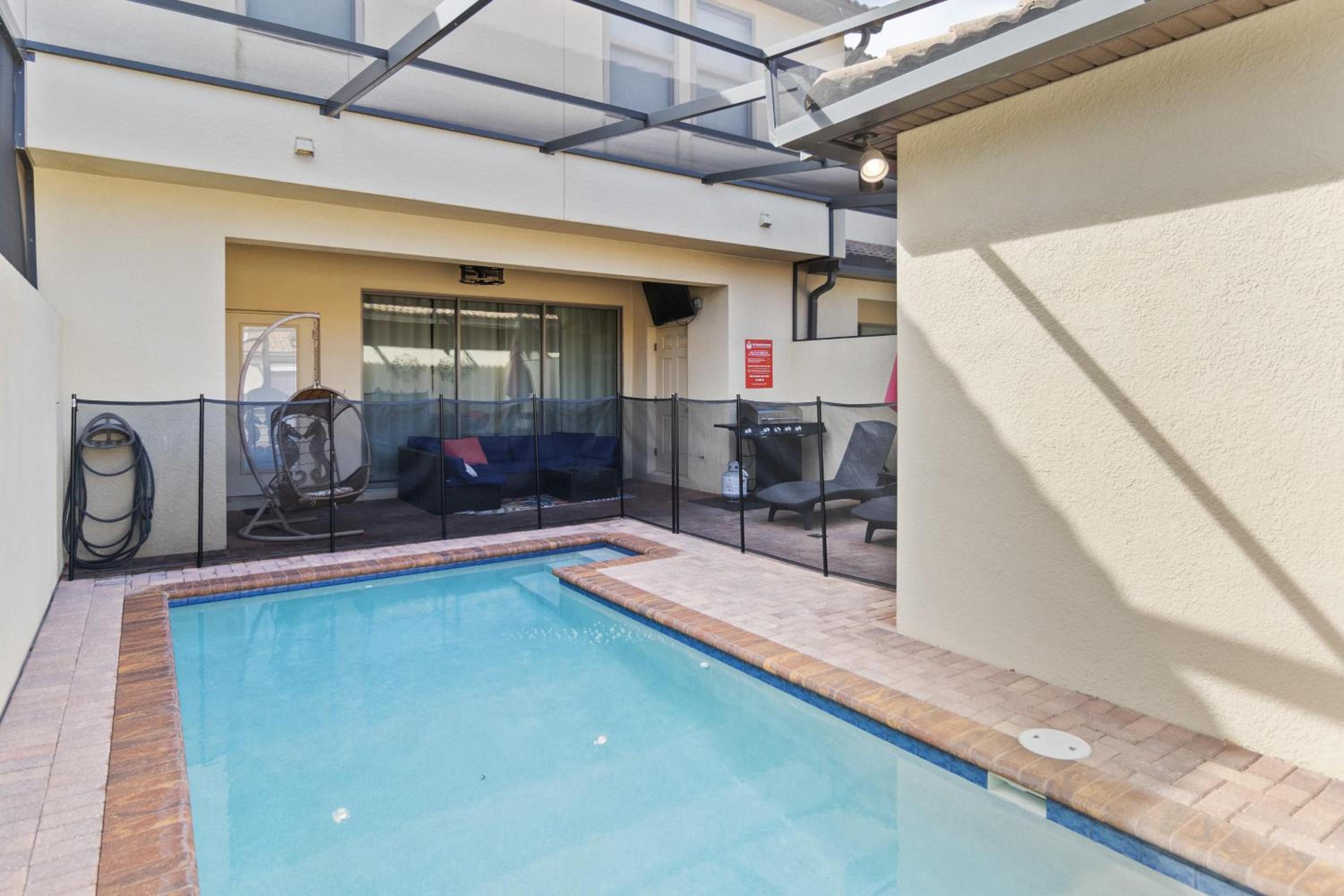 Windsor At Westside Home With Private Pool!! view 4