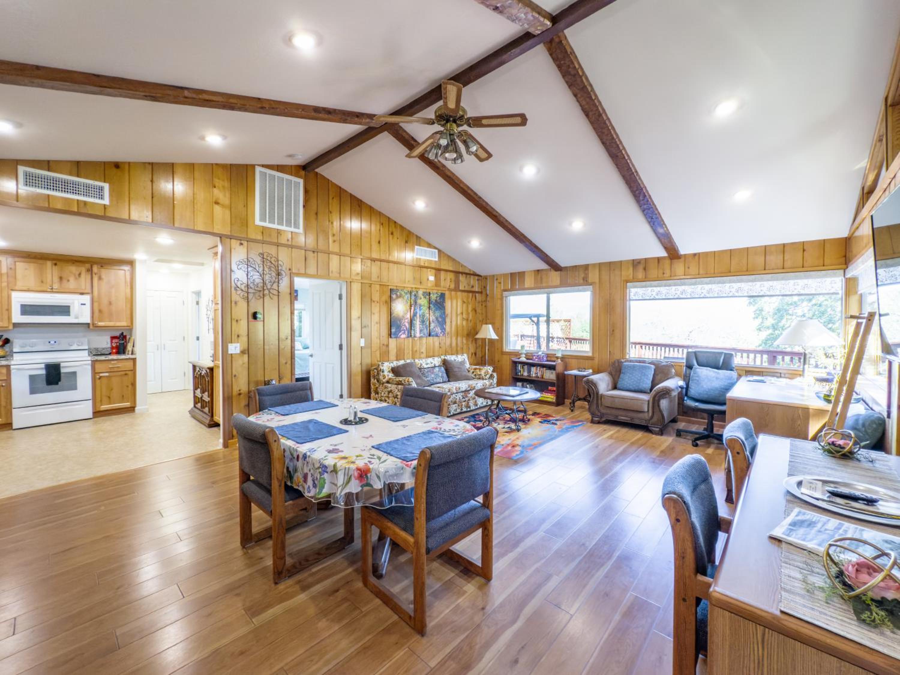 Yosemite Mountain Top - Treetop Villa view 3
