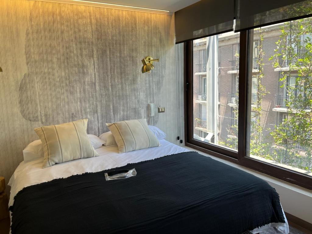HOM I Amplio y Lujoso Depto 4PAX 2D2B En Santiago