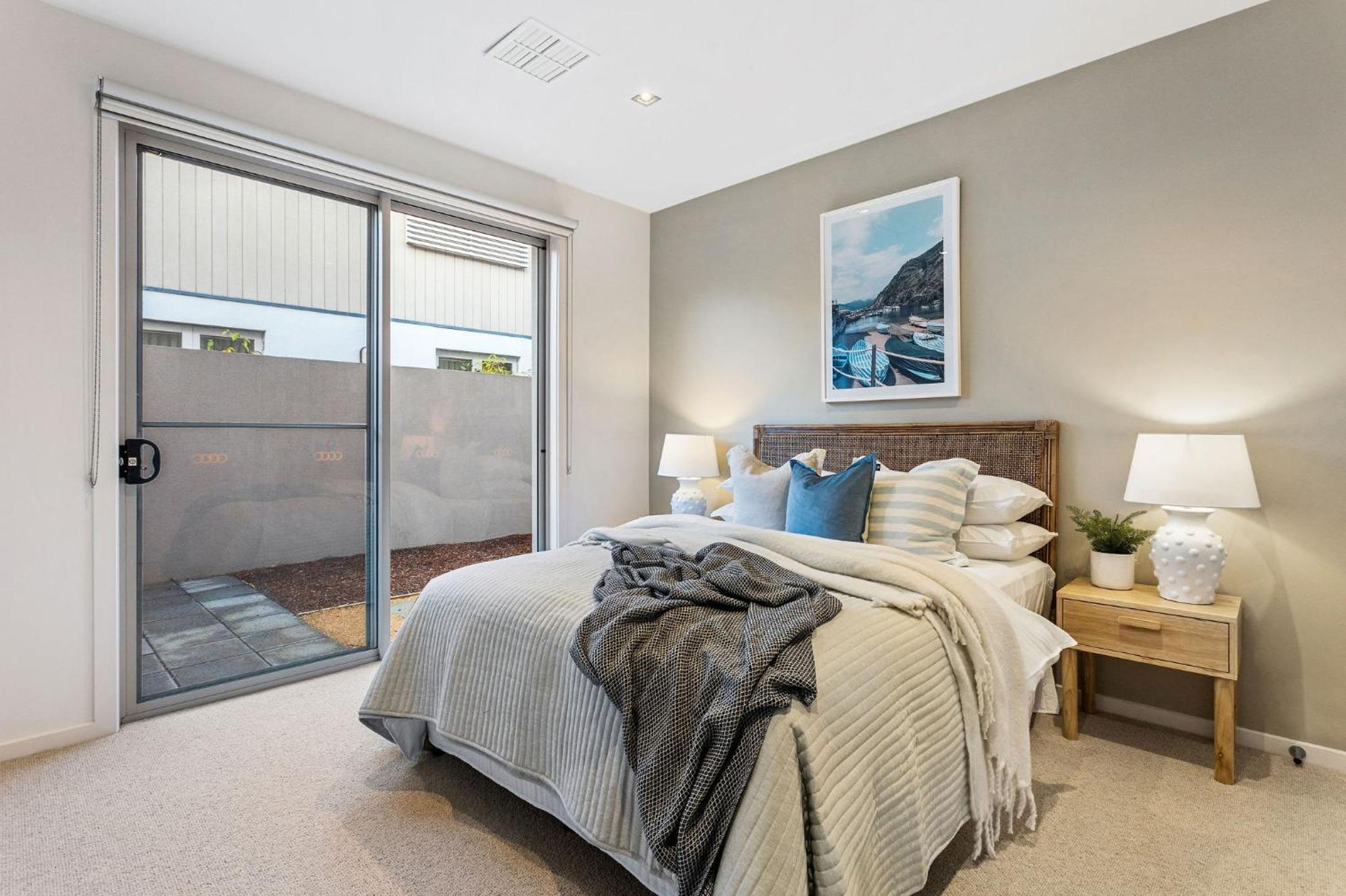 Waterfront Martha Cove Getaway 250m from beach