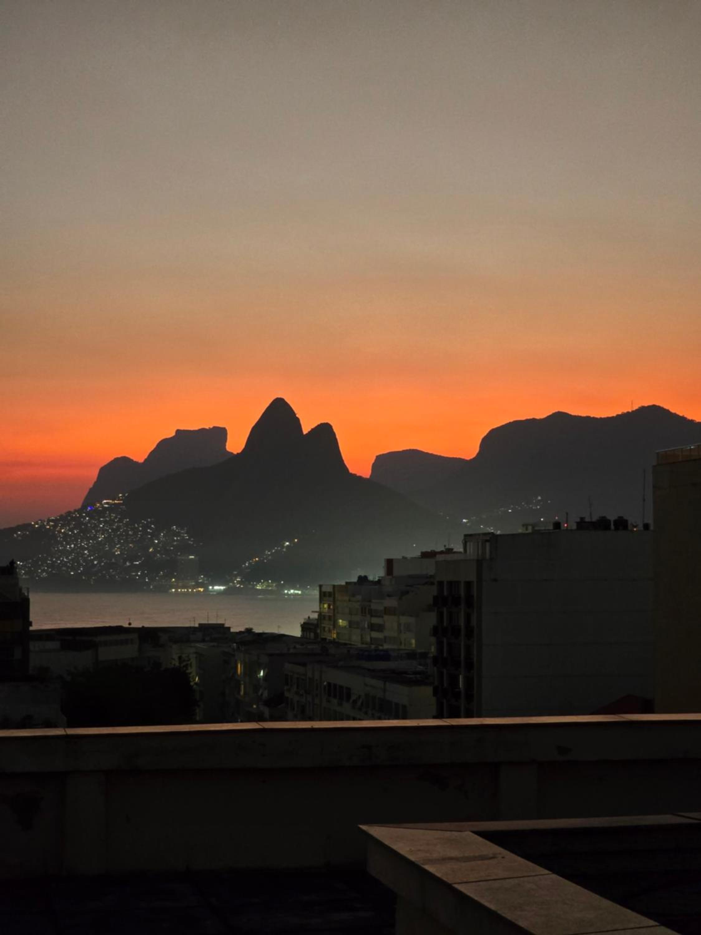 apartment cool & seafront Arpoador