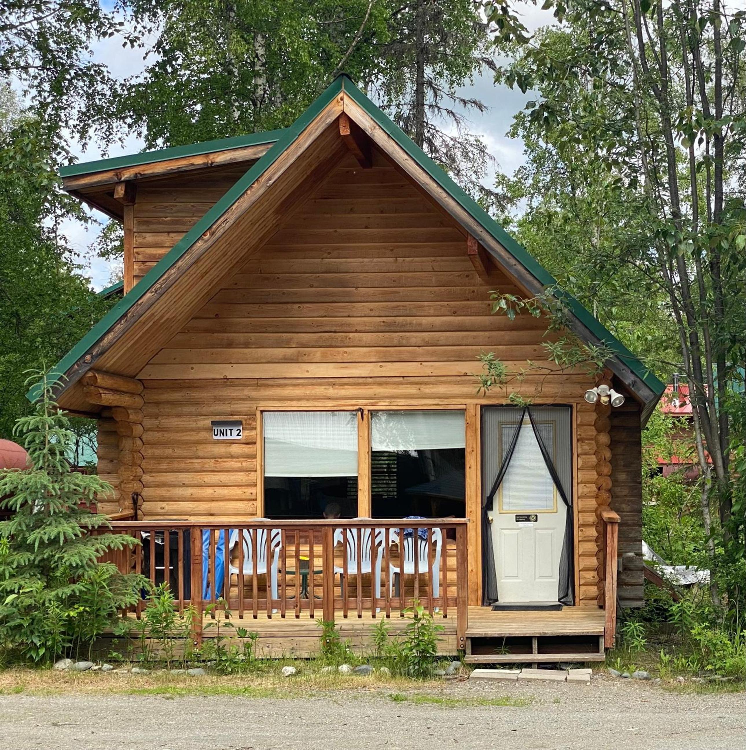 Hotel Talkeetna Log Cabin with Hot Tub Unit 2 - Image 1