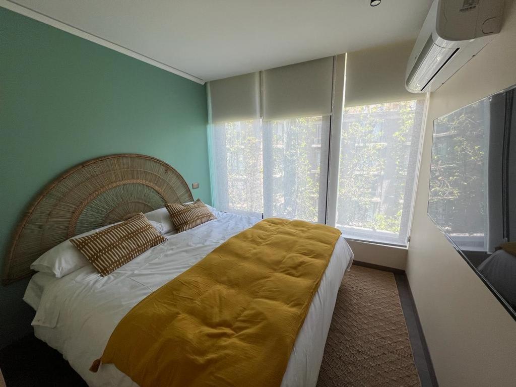 HOM I Amplio y Lujoso Depto 4PAX 2D2B En Santiago