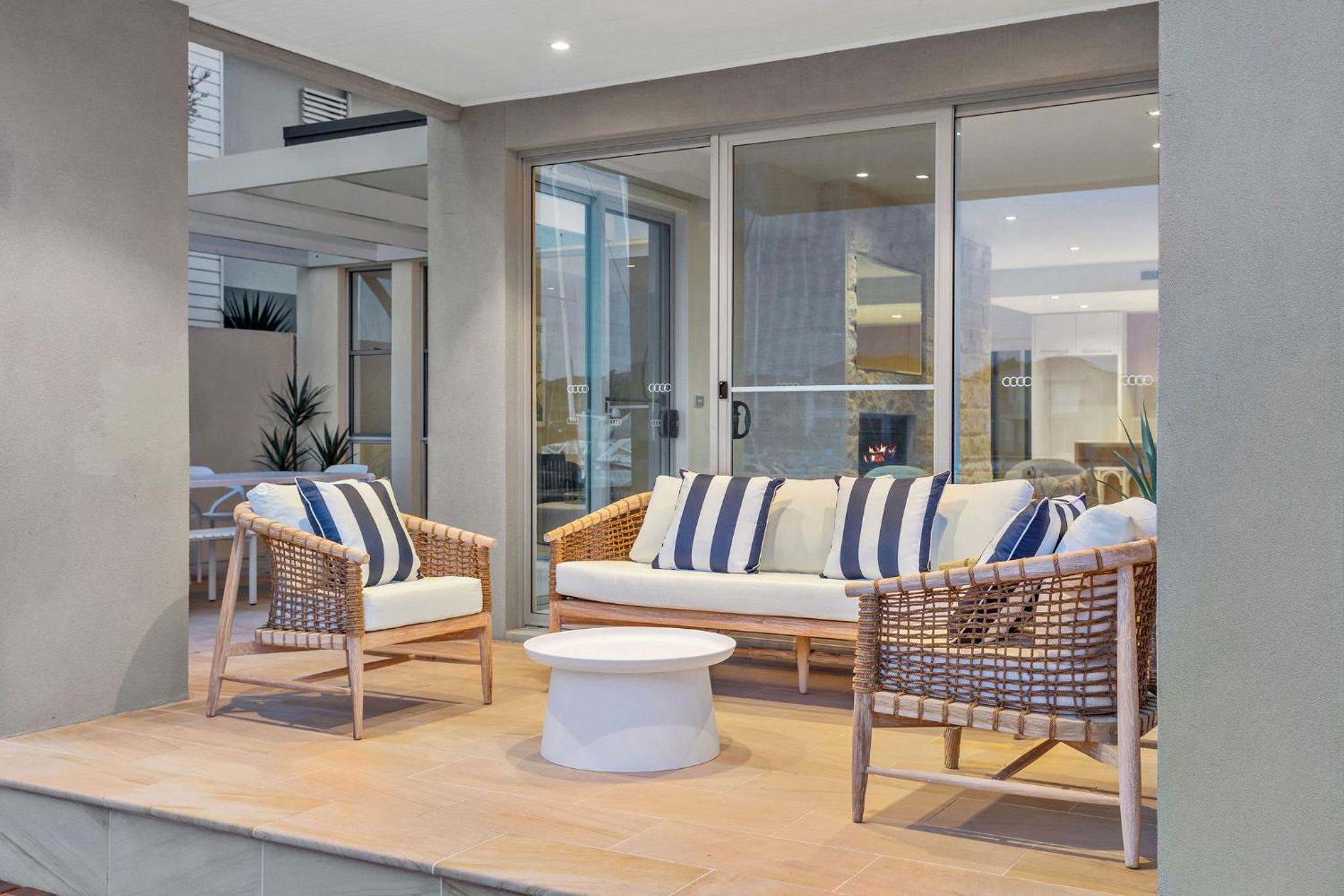 Waterfront Martha Cove Getaway 250m from beach