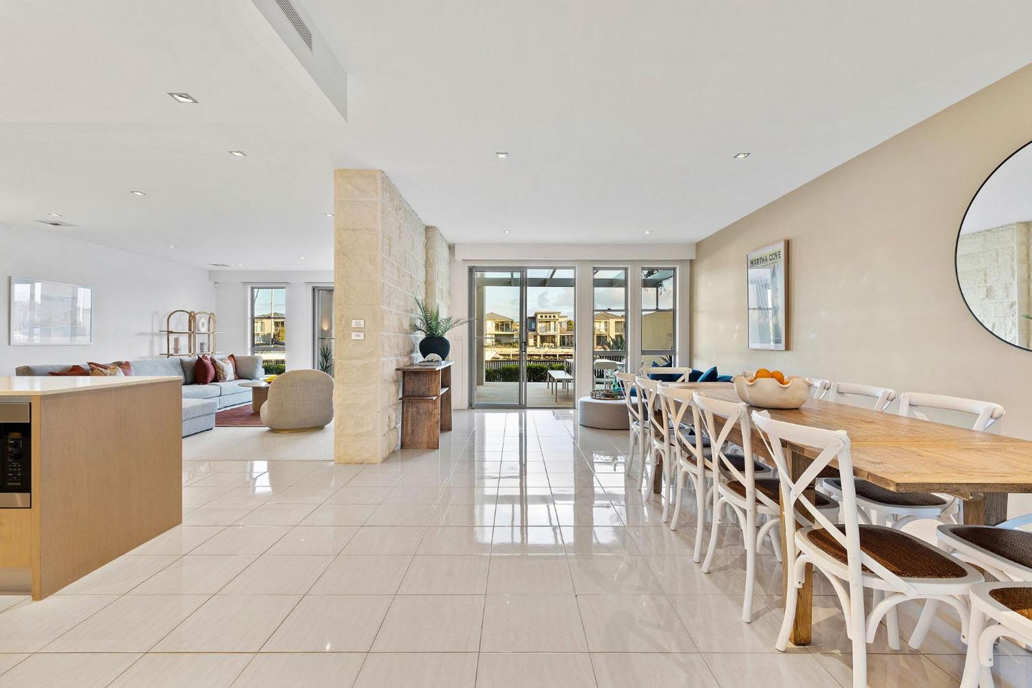 Waterfront Martha Cove Getaway 250m from beach