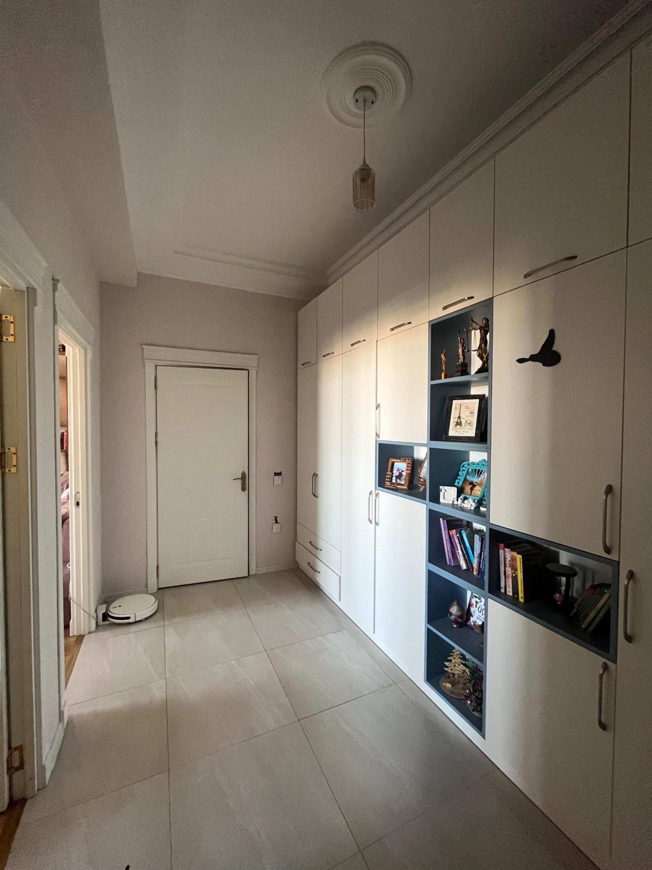 Modern Studio Apartment
