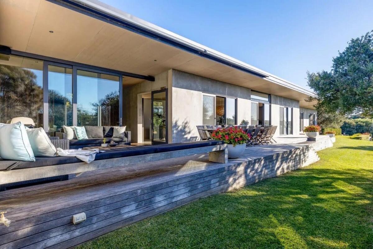 Luxury Portsea Sanctuary Gas Heat Pool & Gardens
