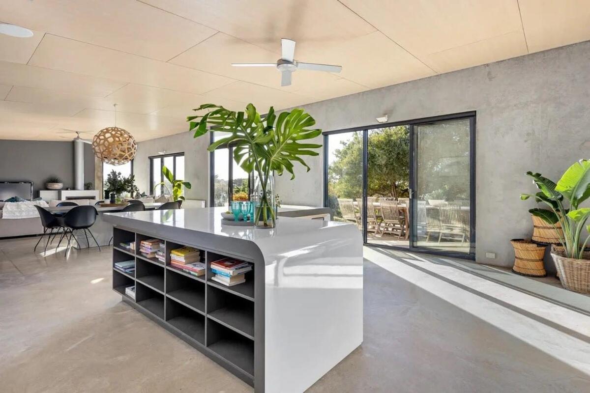 Luxury Portsea Sanctuary Gas Heat Pool & Gardens