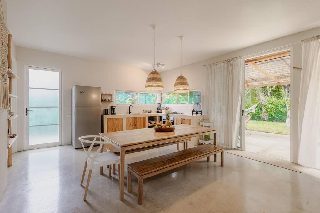 SolGal- New Villa - Steps From The Beach