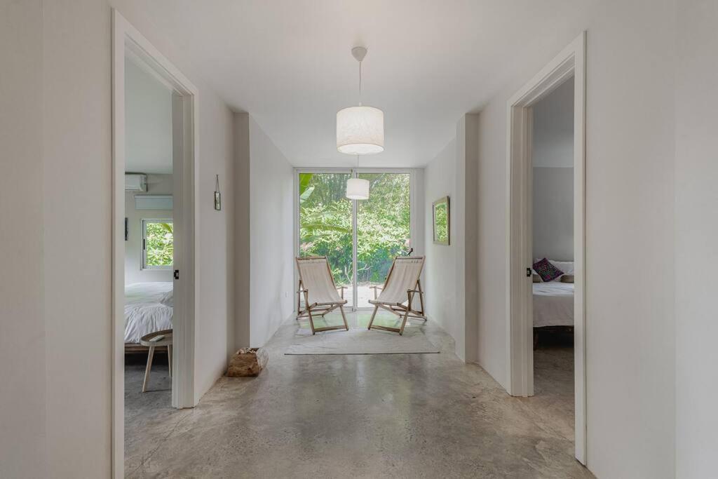 SolGal- New Villa - Steps From The Beach