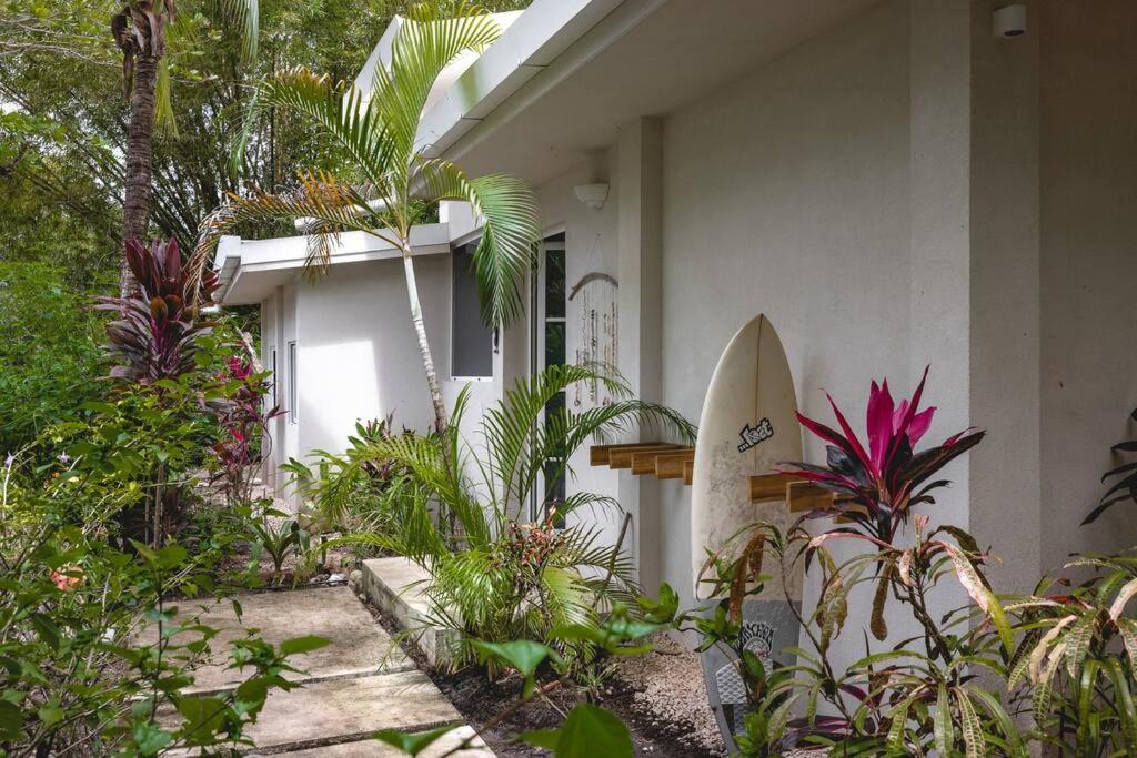 SolGal- New Villa - Steps From The Beach