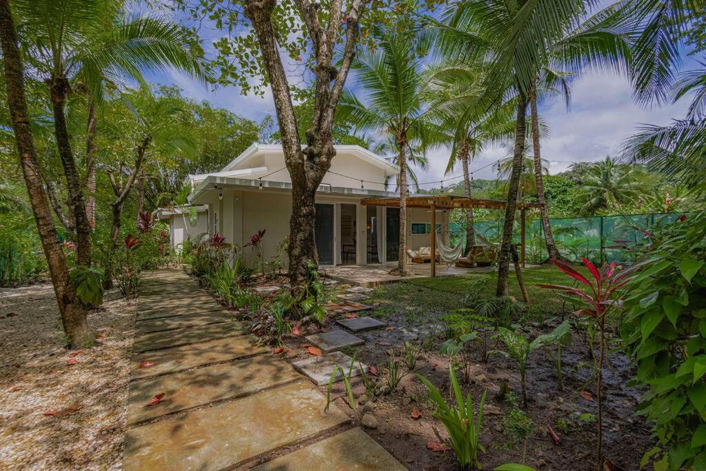 SolGal- New Villa - Steps From The Beach