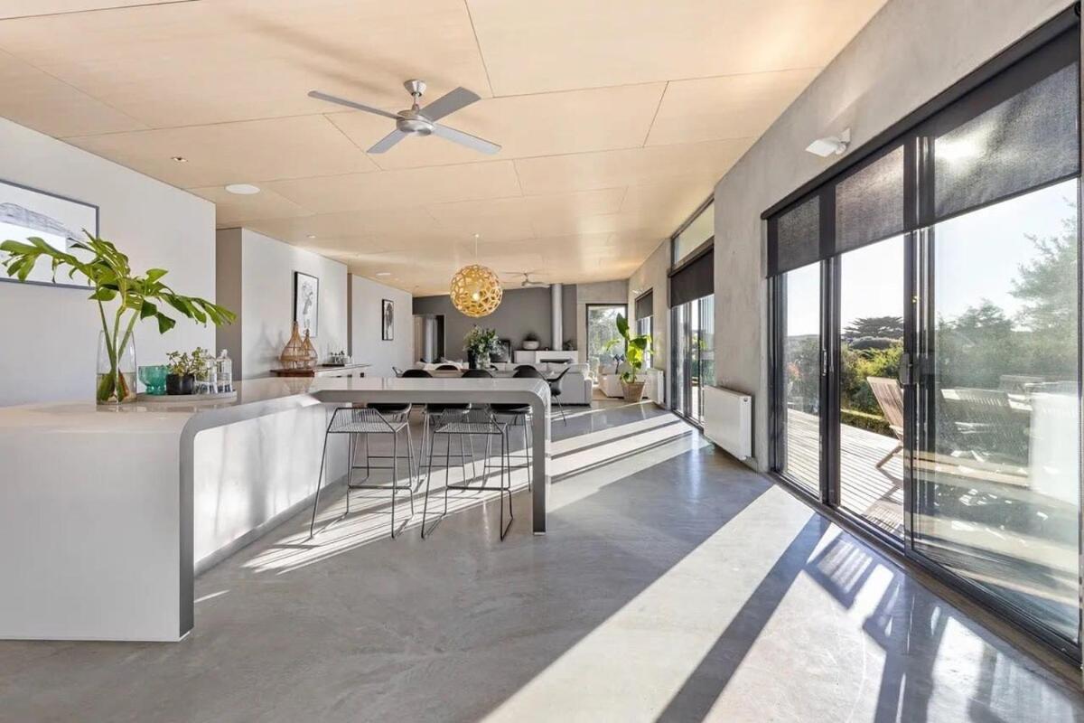 Luxury Portsea Sanctuary Gas Heat Pool & Gardens