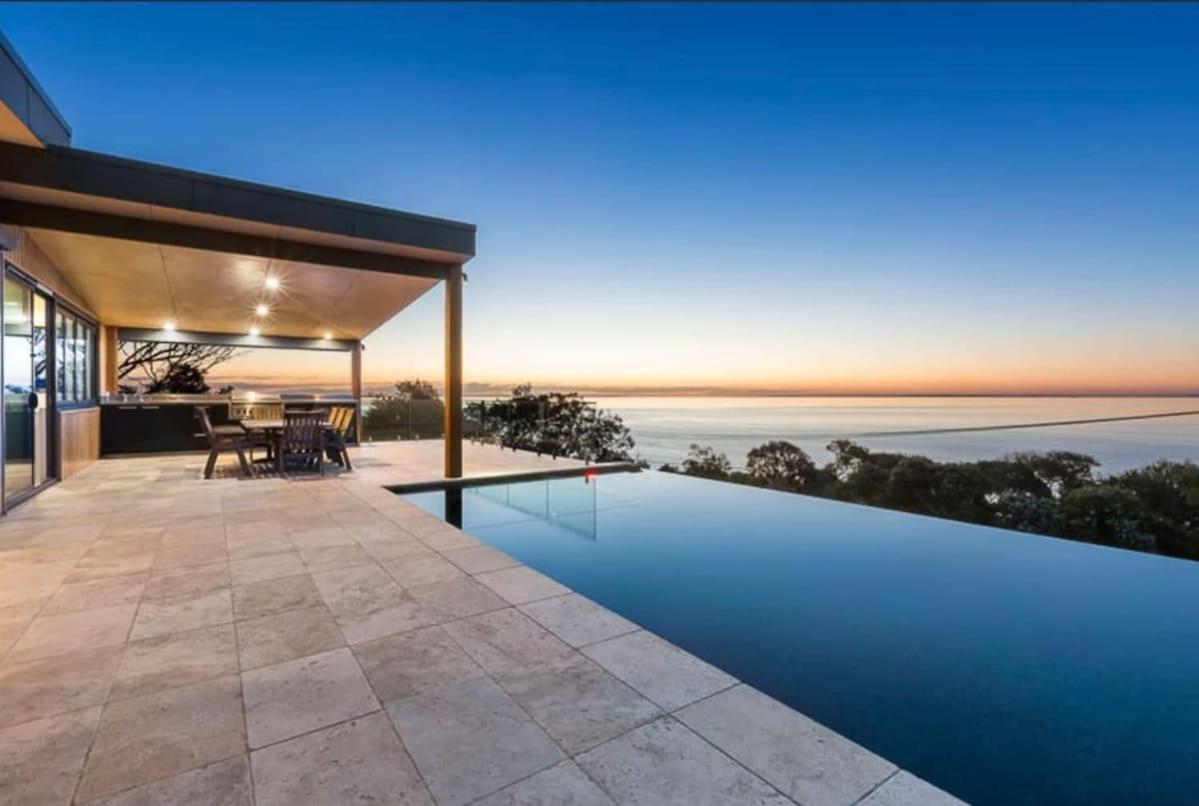 The Ocean's Edge Luxury Entertainer with Views - Image 3